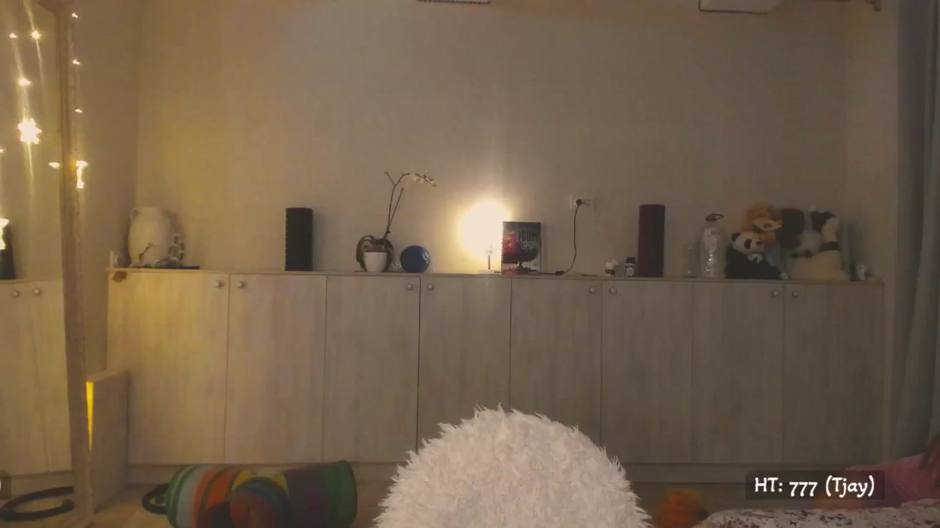 Gallery image thumbnail from Hot_Bun's myfreecams stream on, 04/19/2025, 01:37 image 18 of 20