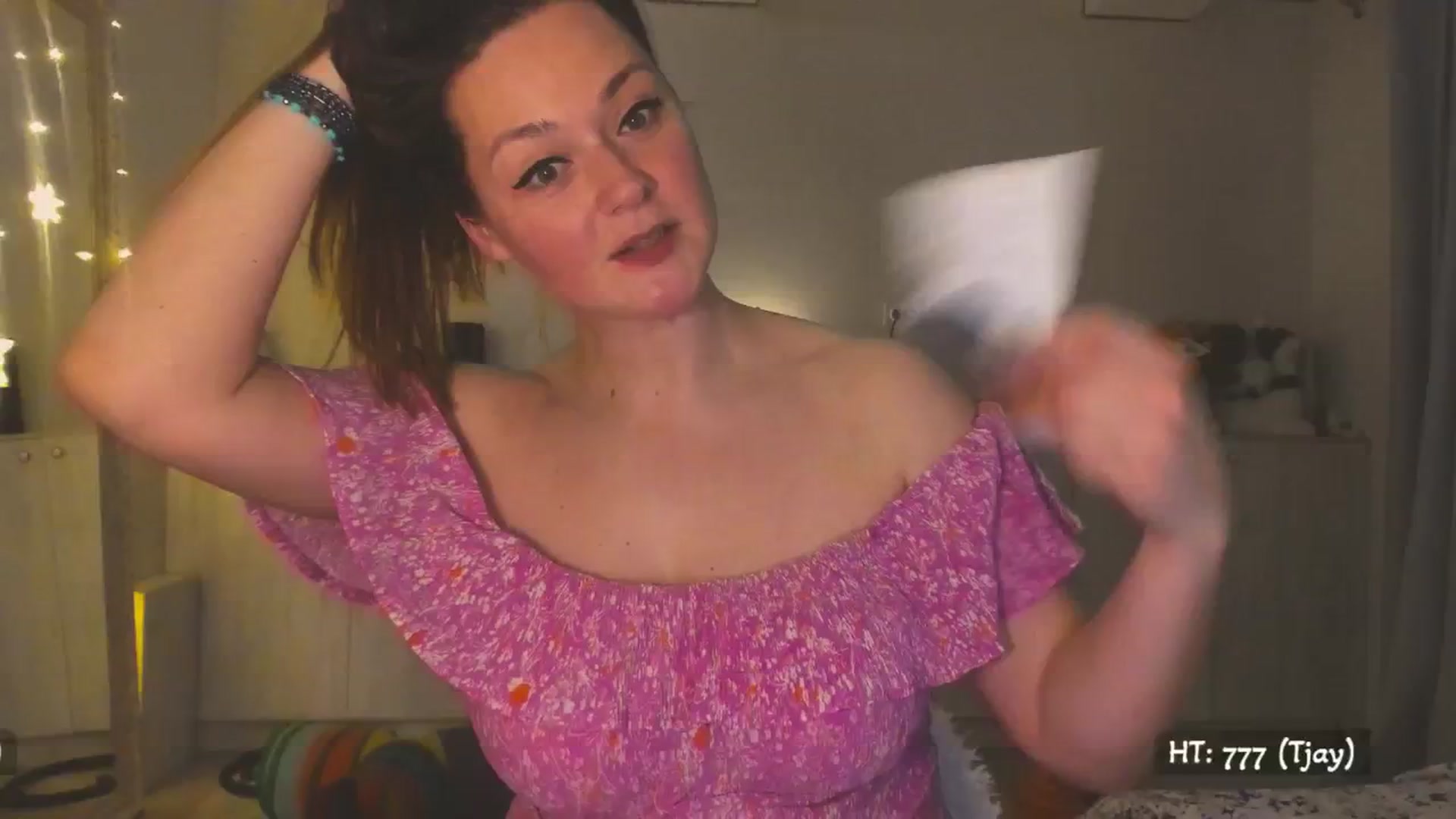 Gallery image thumbnail from Hot_Bun's myfreecams stream on, 04/19/2025, 01:37 image 16 of 20