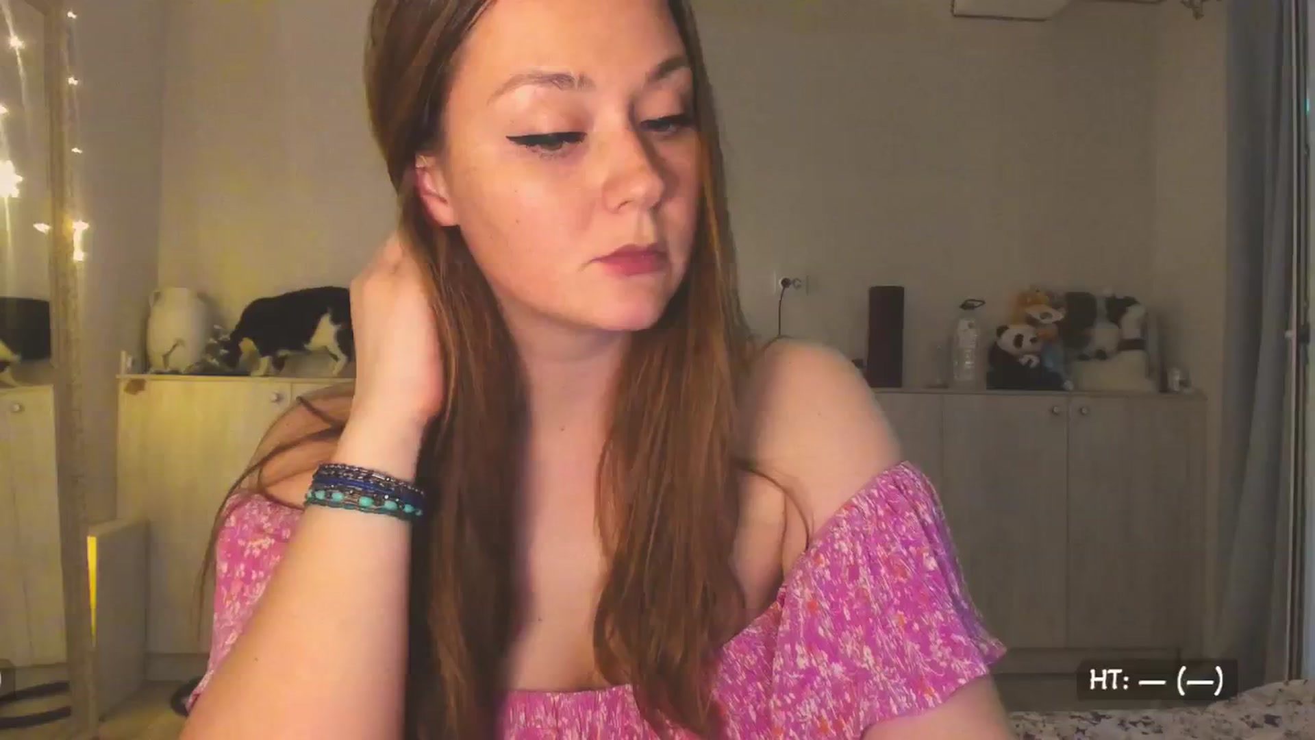 Gallery image thumbnail from Hot_Bun's myfreecams stream on, 04/19/2025, 01:37 image 4 of 20
