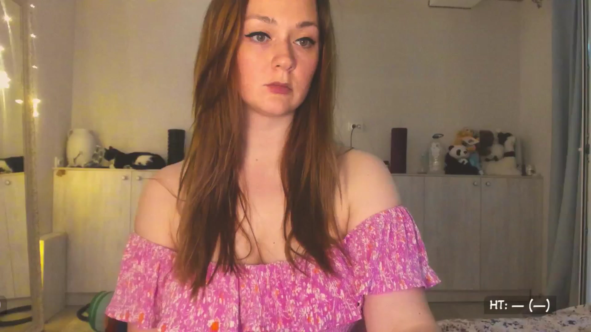 Gallery image thumbnail from Hot_Bun's myfreecams stream on, 04/19/2025, 01:37 image 5 of 20