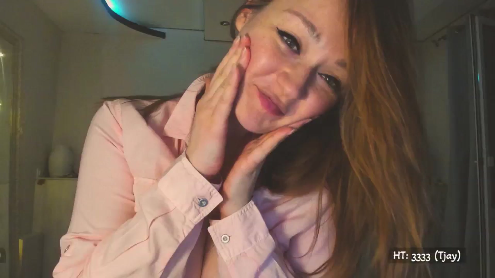 Gallery image thumbnail from Hot_Bun's myfreecams stream on, 04/20/2025, 02:26 image 15 of 20