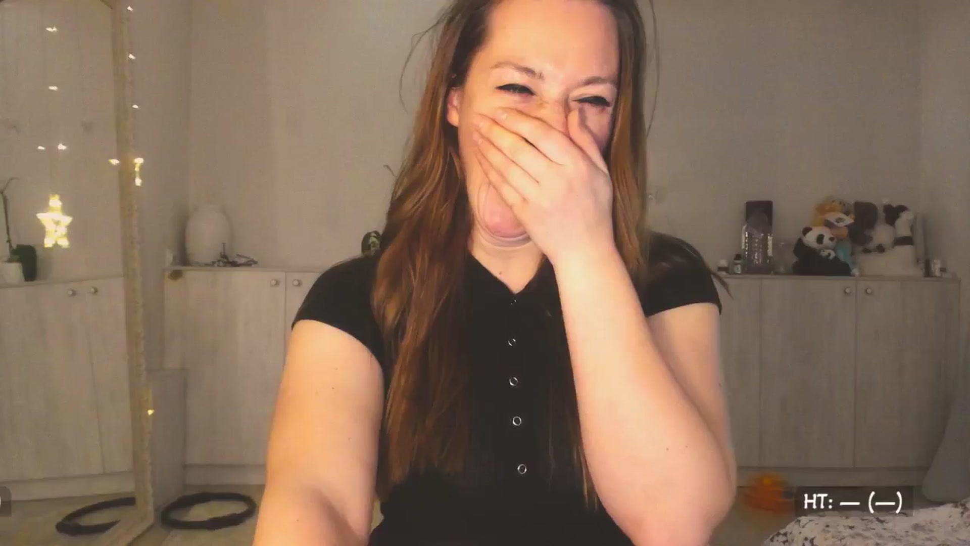 Gallery image thumbnail from Hot_Bun's myfreecams stream on, 04/21/2025, 01:31 image 8 of 20