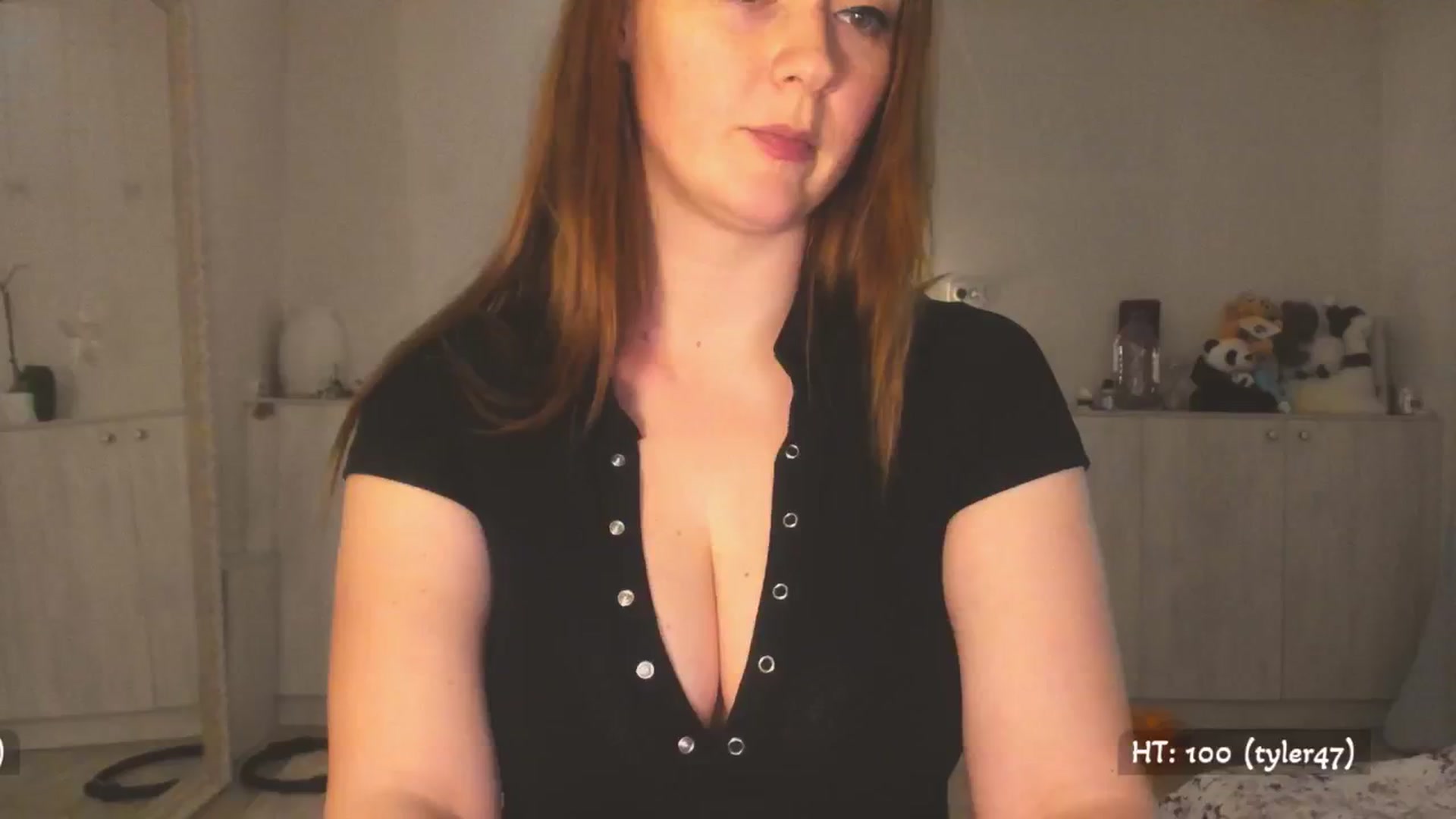 Gallery image thumbnail from Hot_Bun's myfreecams stream on, 04/21/2025, 01:31 image 15 of 20