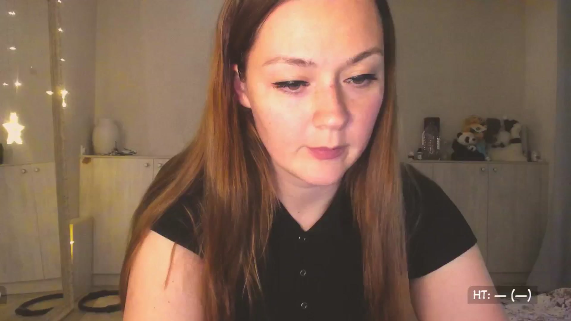 Gallery image thumbnail from Hot_Bun's myfreecams stream on, 04/21/2025, 01:31 image 4 of 20