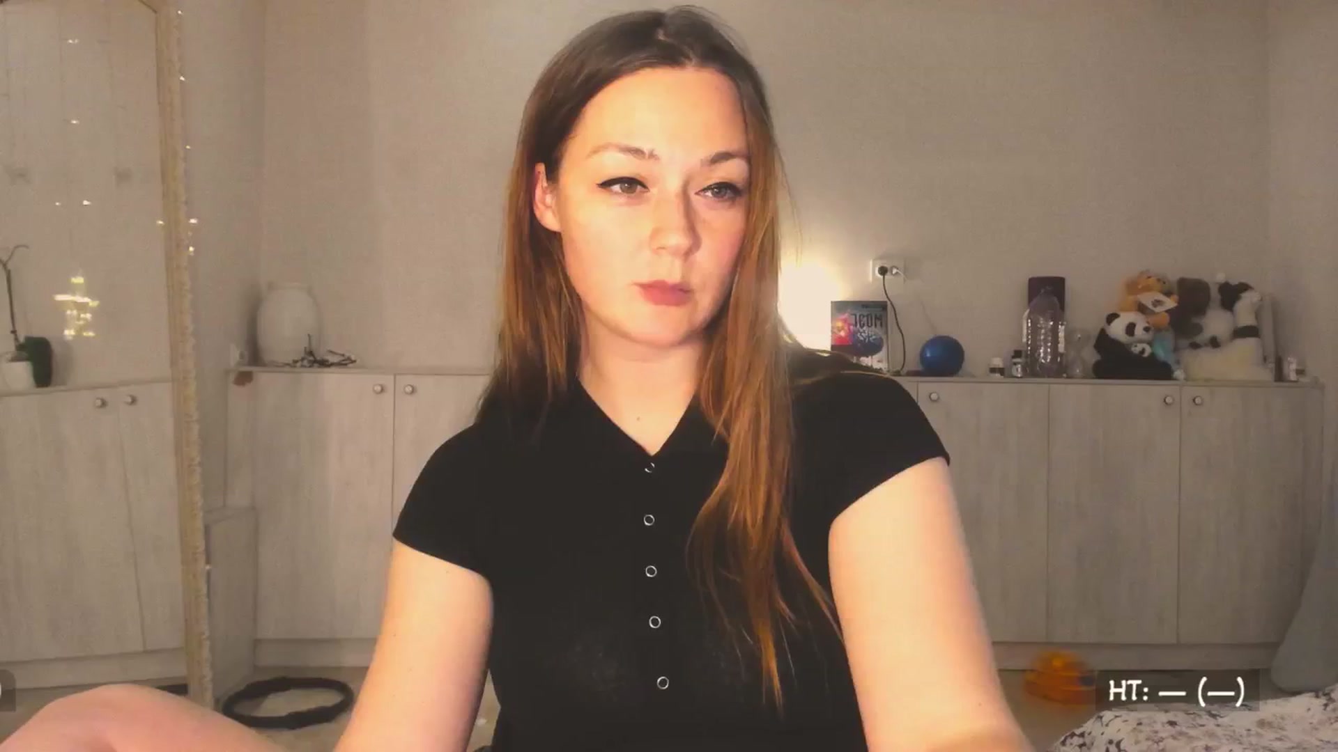 Gallery image thumbnail from Hot_Bun's myfreecams stream on, 04/21/2025, 01:31 image 11 of 20