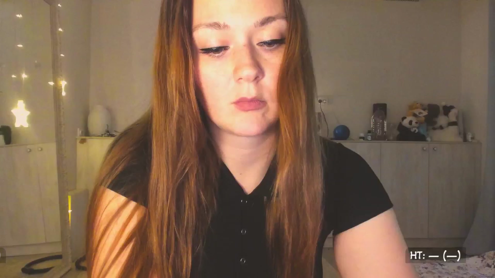 Gallery image thumbnail from Hot_Bun's myfreecams stream on, 04/21/2025, 01:31 image 2 of 20