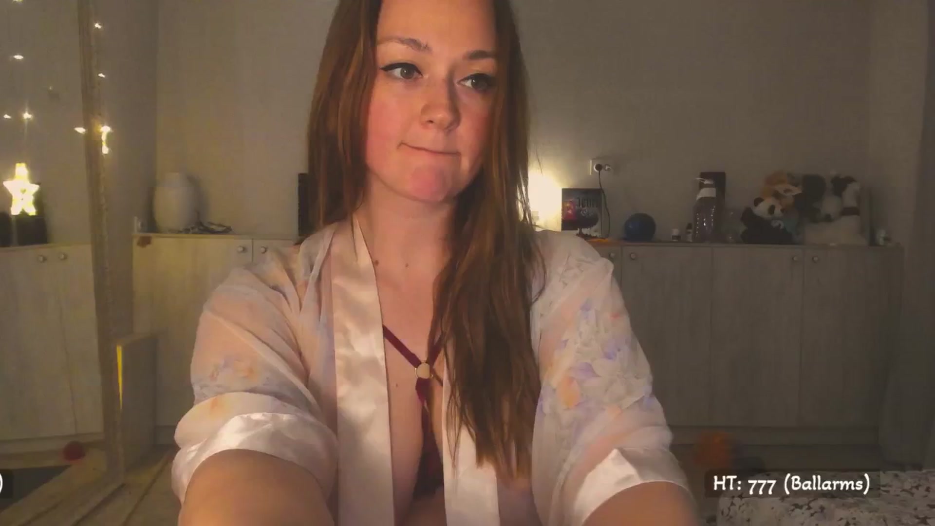 Gallery image thumbnail from Hot_Bun's myfreecams stream on, 04/23/2025, 01:41 image 13 of 20