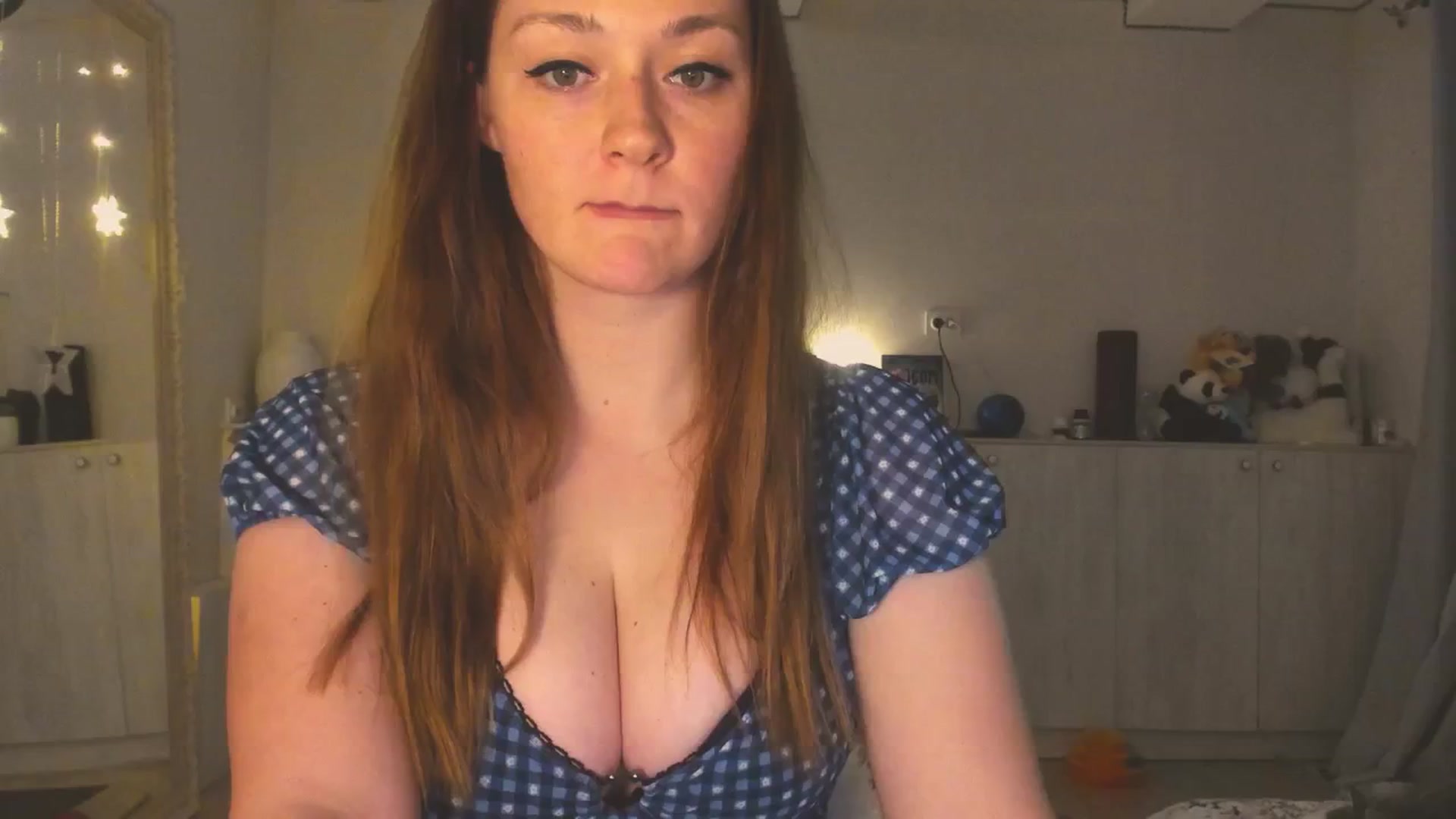 Gallery image thumbnail from Hot_Bun's myfreecams stream on, 04/26/2025, 24:40 image 1 of 20