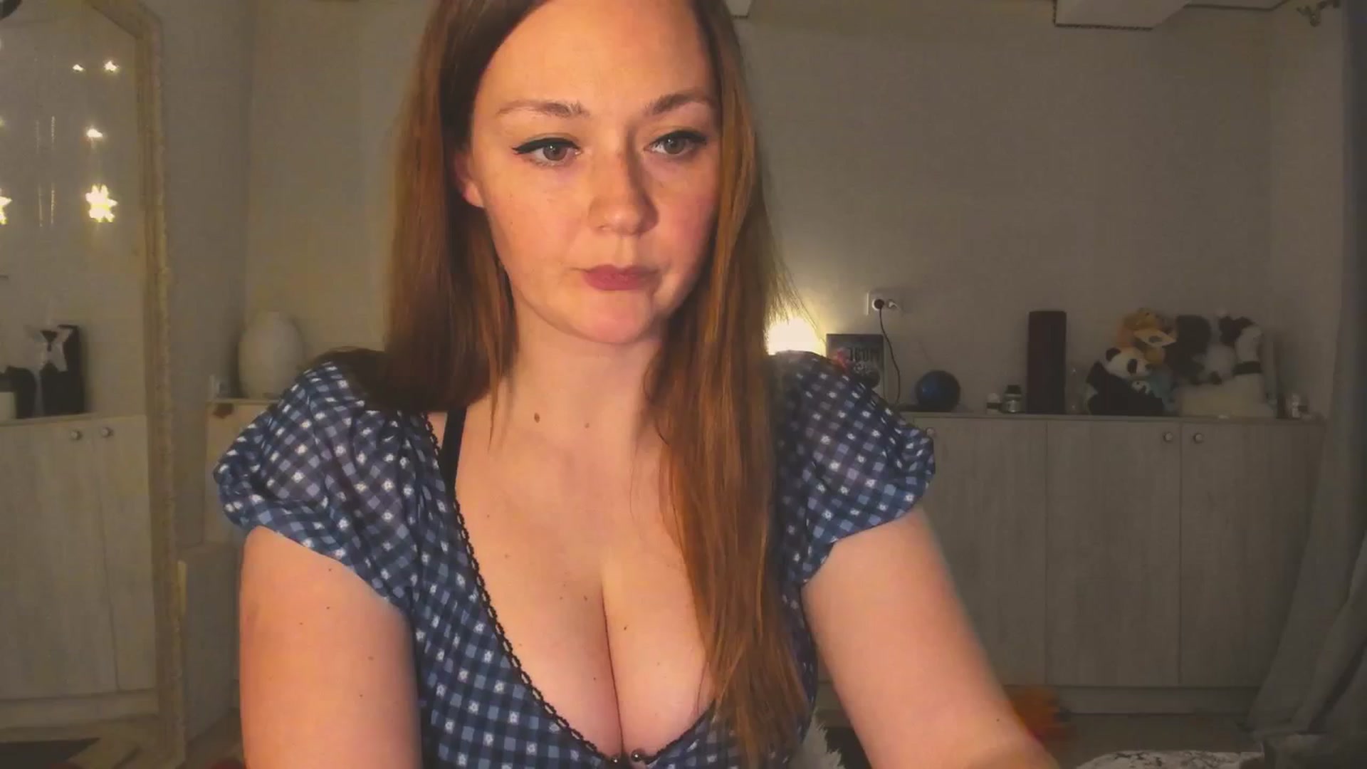 Gallery image thumbnail from Hot_Bun's myfreecams stream on, 04/26/2025, 24:40 image 5 of 20