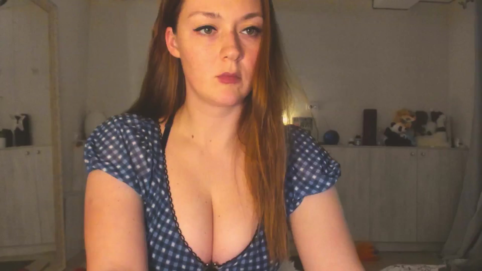 Gallery image thumbnail from Hot_Bun's myfreecams stream on, 04/26/2025, 24:40 image 3 of 20