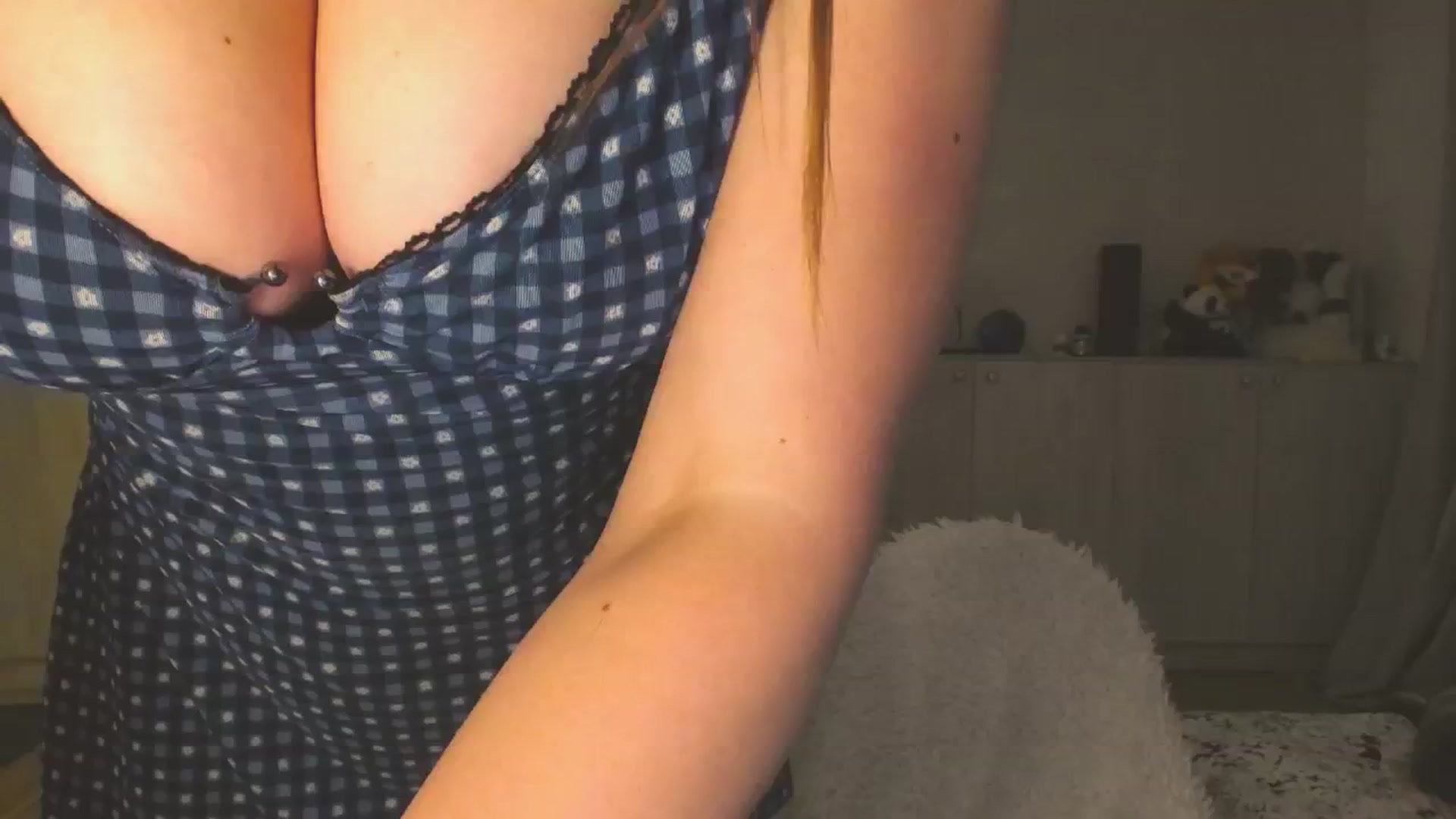 Gallery image thumbnail from Hot_Bun's myfreecams stream on, 04/26/2025, 24:40 image 18 of 20