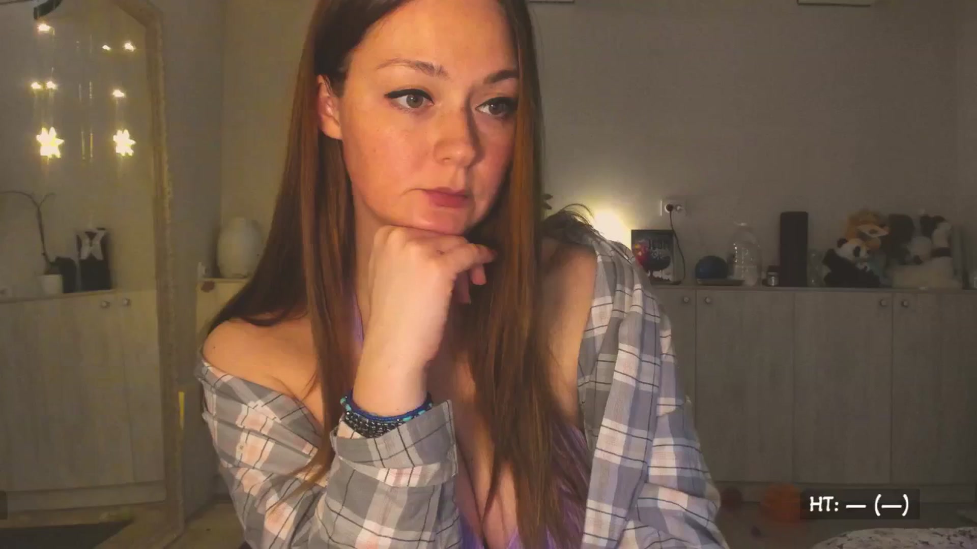 Gallery image thumbnail from Hot_Bun's myfreecams stream on, 04/27/2025, 24:49 image 5 of 20
