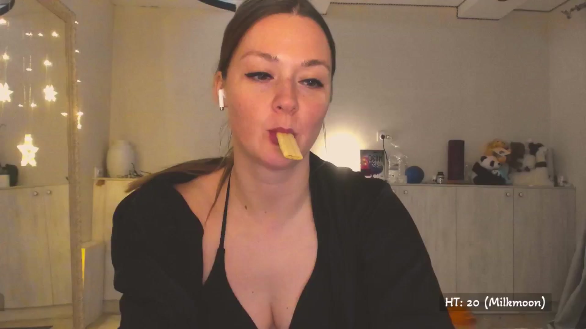 Gallery image thumbnail from Hot_Bun's myfreecams stream on, 04/28/2025, 24:02 image 6 of 20