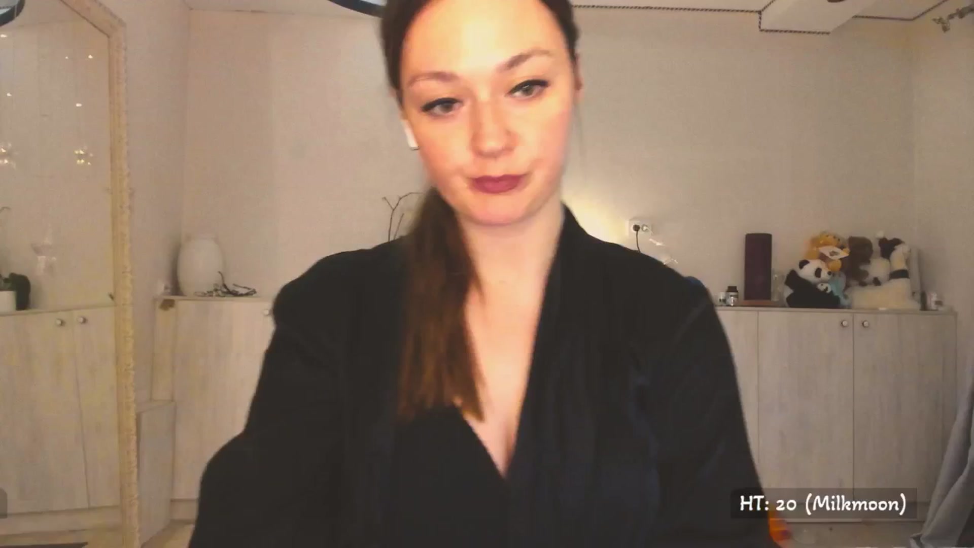 Gallery image thumbnail from Hot_Bun's myfreecams stream on, 04/28/2025, 24:02 image 9 of 20