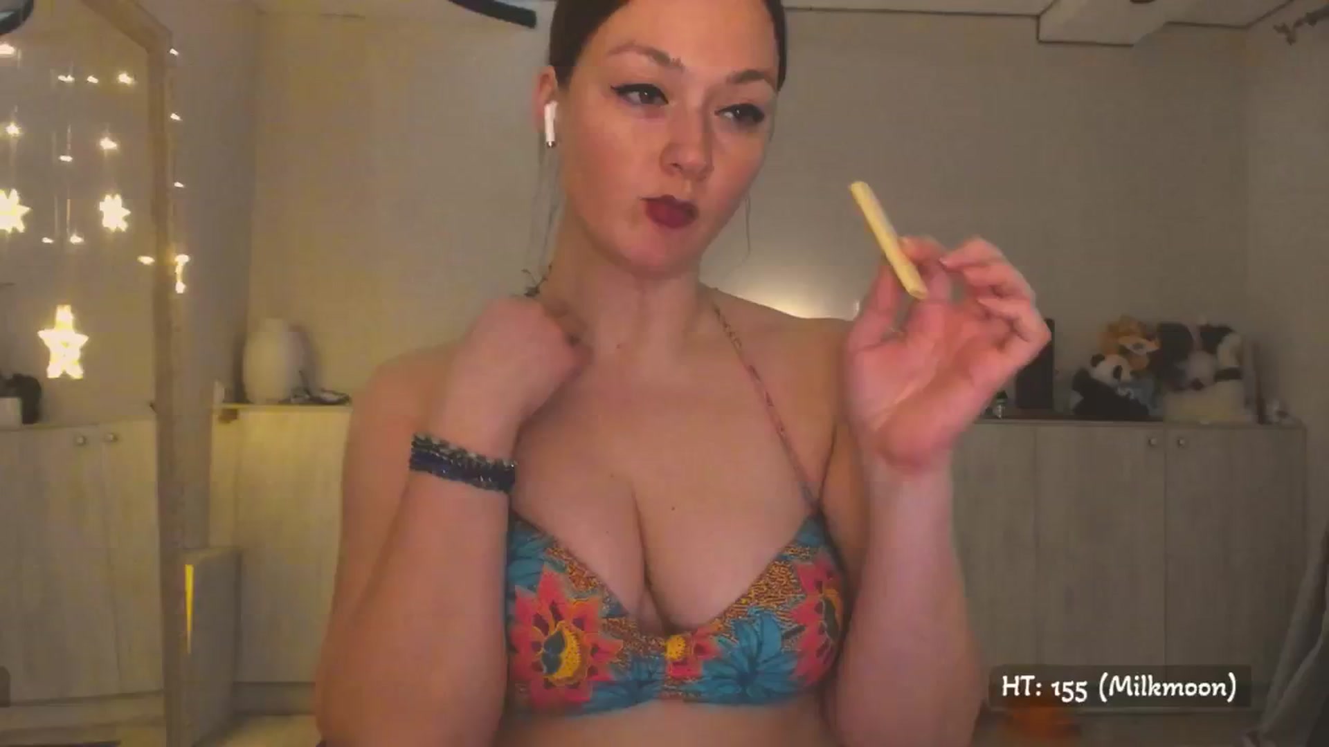Gallery image thumbnail from Hot_Bun's myfreecams stream on, 04/28/2025, 24:02 image 19 of 20