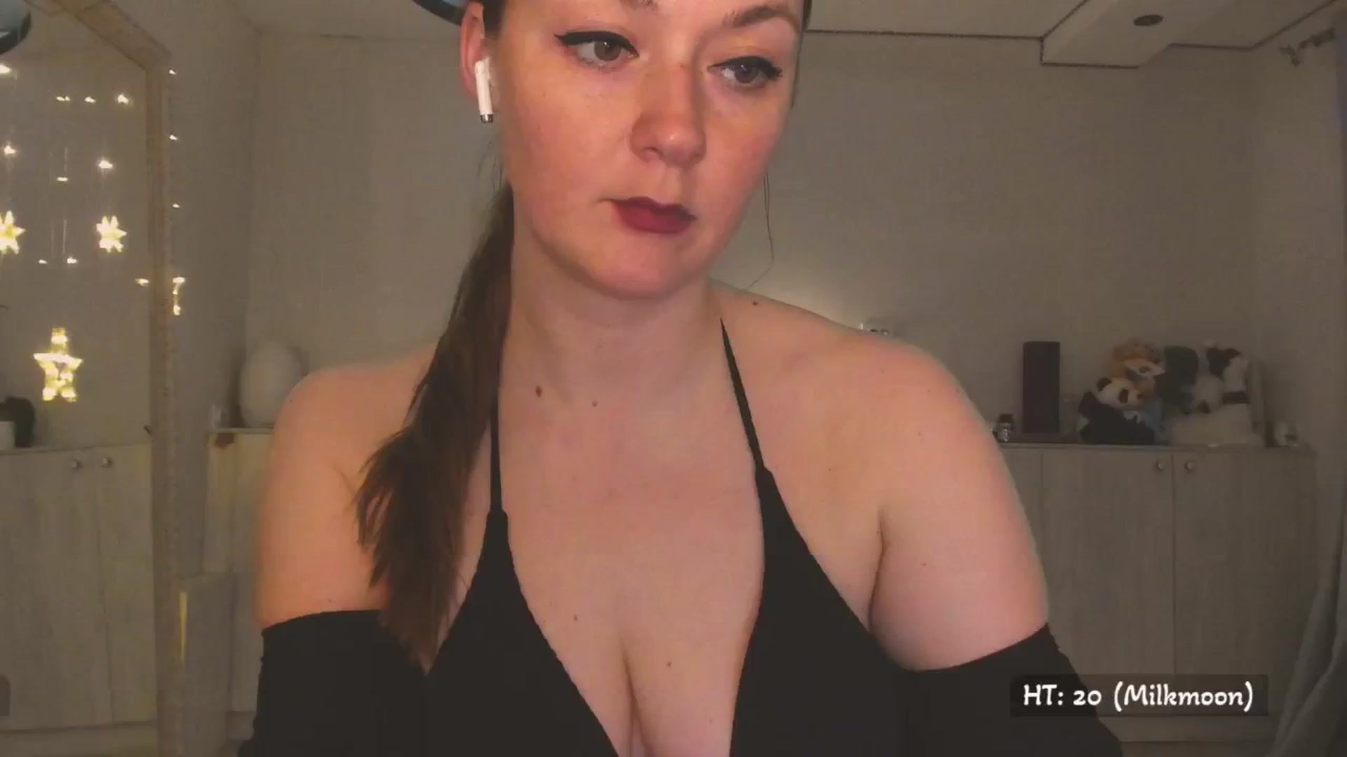 Gallery image thumbnail from Hot_Bun's myfreecams stream on, 04/28/2025, 24:02 image 2 of 20