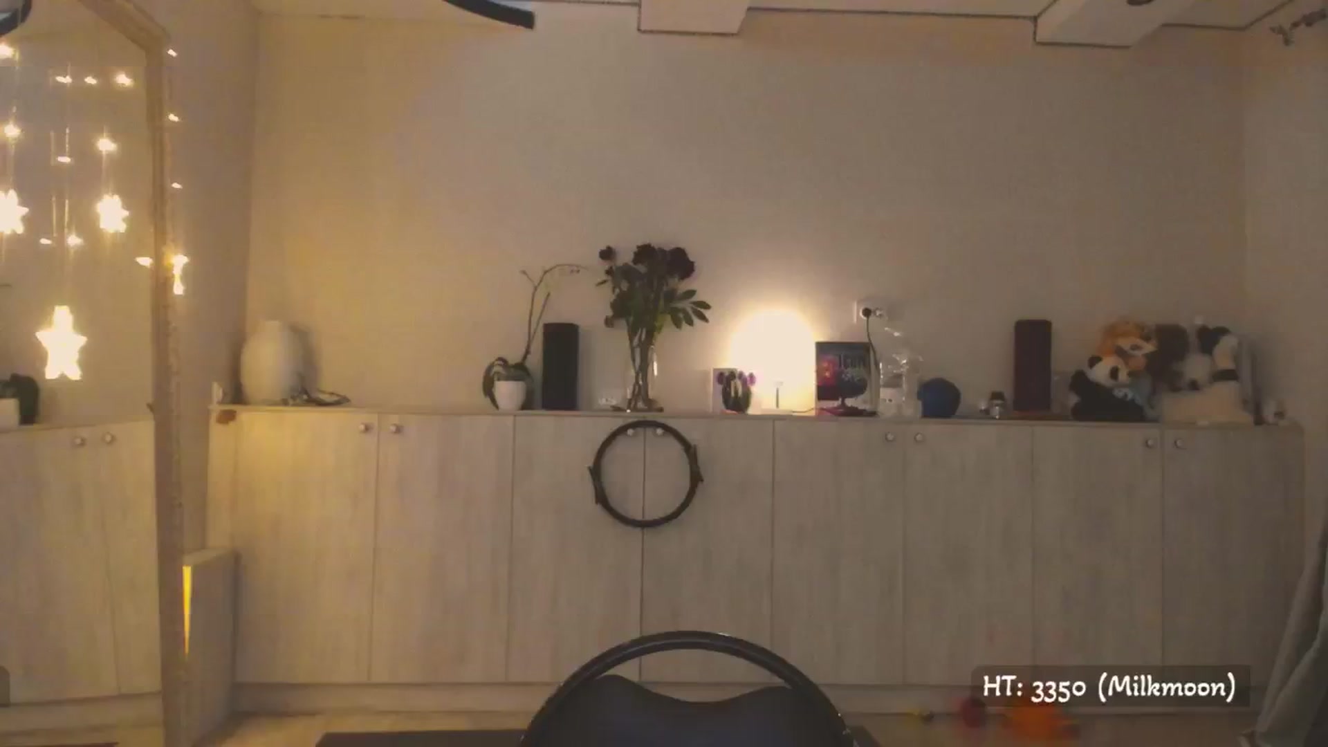 Gallery image thumbnail from Hot_Bun's myfreecams stream on, 04/28/2025, 24:13 image 16 of 20