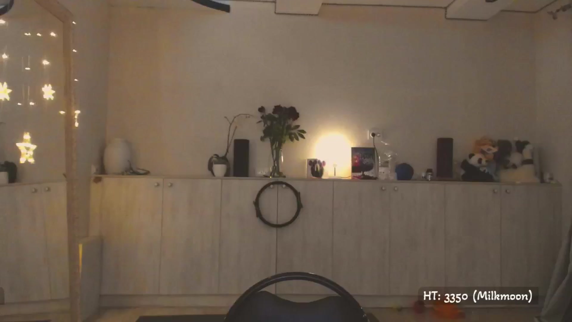 Gallery image thumbnail from Hot_Bun's myfreecams stream on, 04/28/2025, 24:13 image 15 of 20