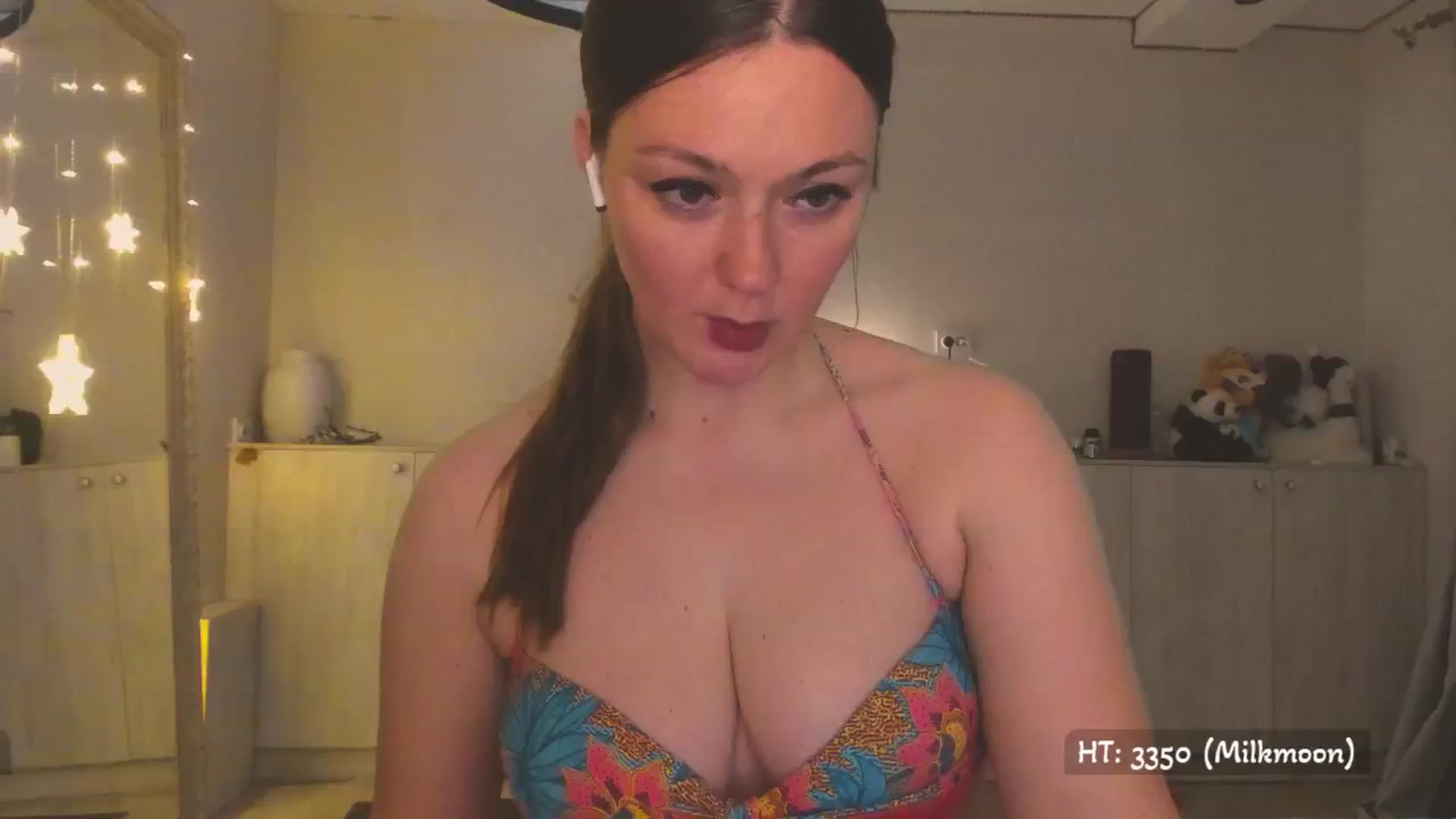Gallery image thumbnail from Hot_Bun's myfreecams stream on, 04/28/2025, 24:13 image 20 of 20