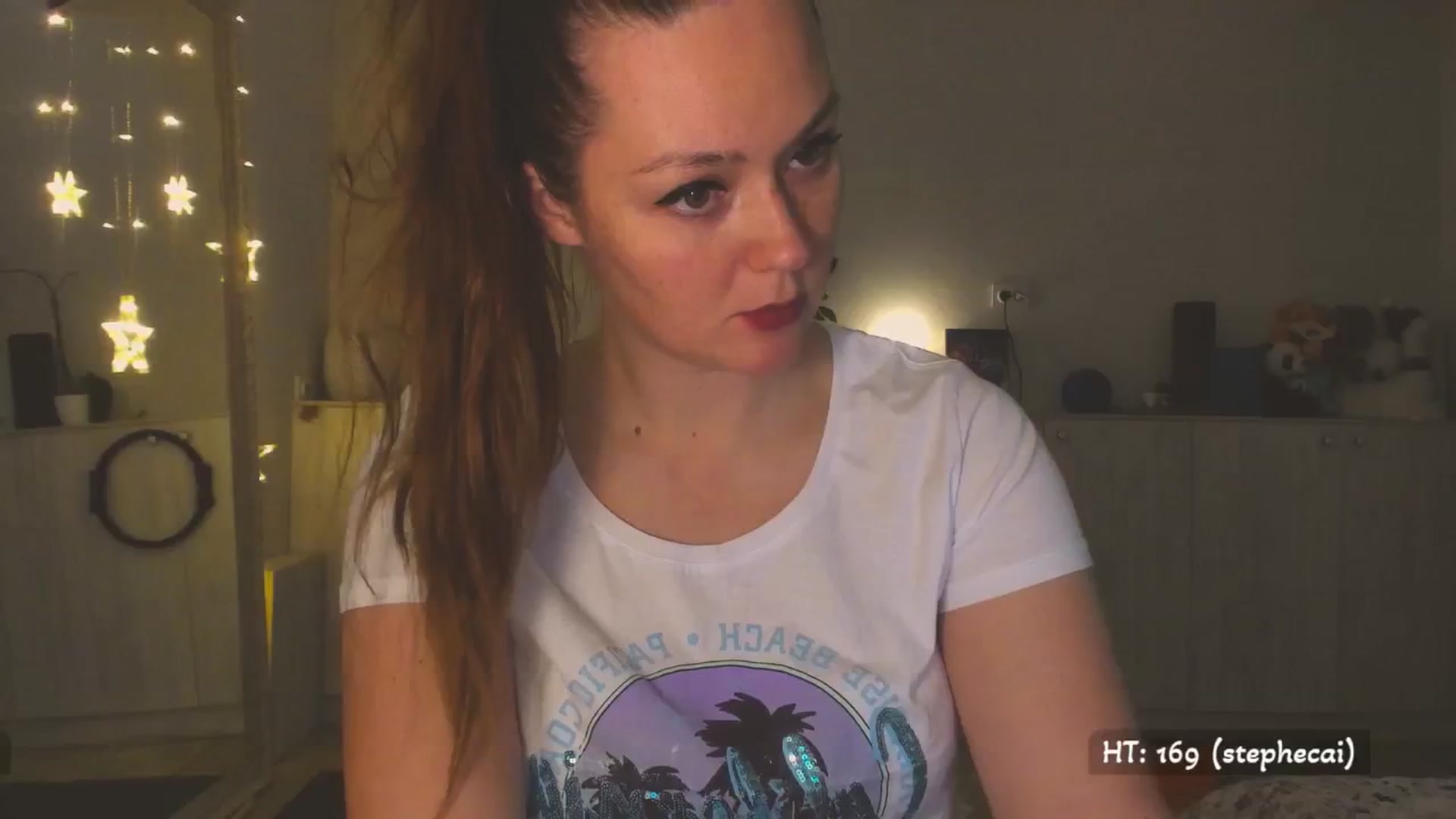 Gallery image thumbnail from Hot_Bun's myfreecams stream on, 05/01/2025, 24:01 image 8 of 20