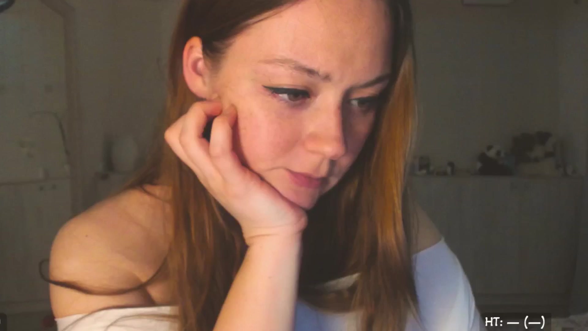 Gallery image thumbnail from Hot_Bun's myfreecams stream on, 05/13/2025, 24:00 image 18 of 20
