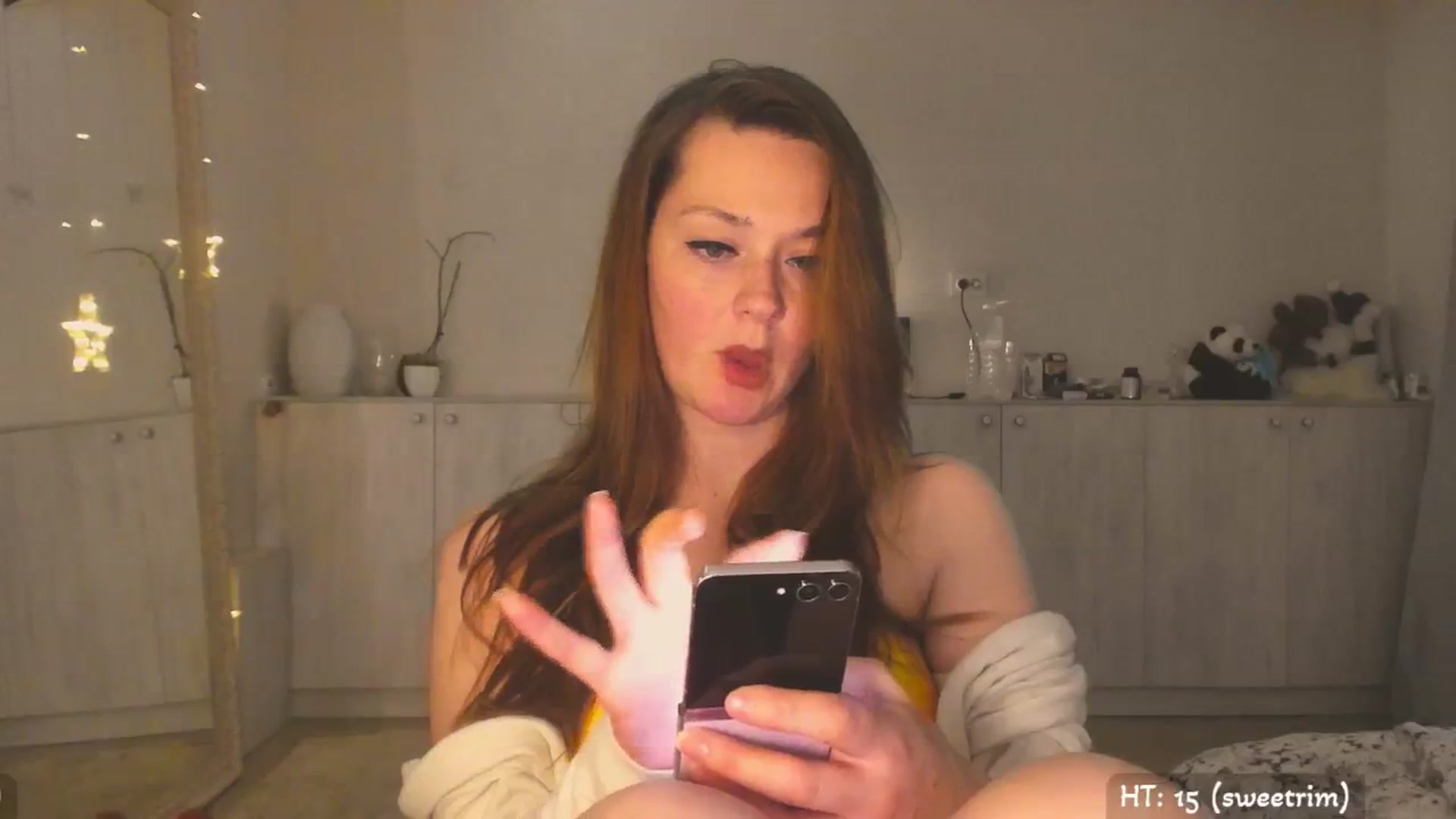 Gallery image thumbnail from Hot_Bun's myfreecams stream on, 05/14/2025, 01:43 image 14 of 20