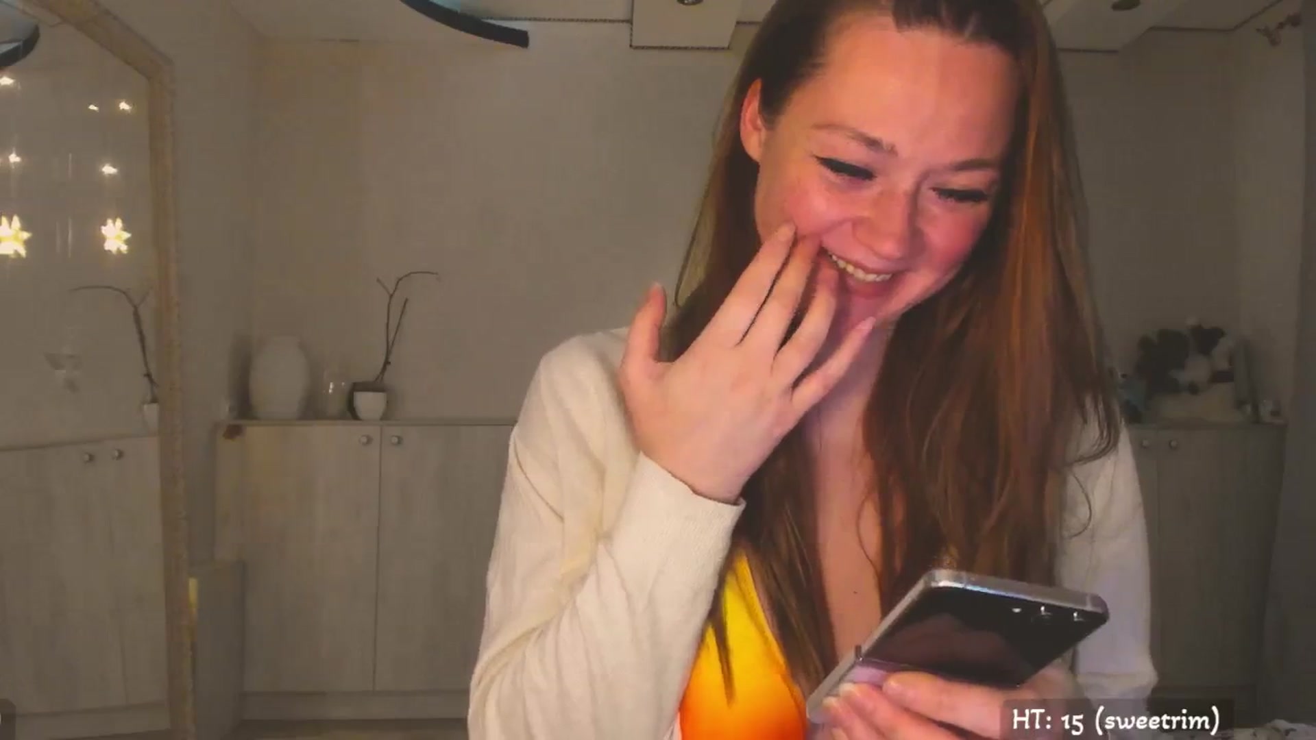 Gallery image thumbnail from Hot_Bun's myfreecams stream on, 05/14/2025, 01:43 image 16 of 20