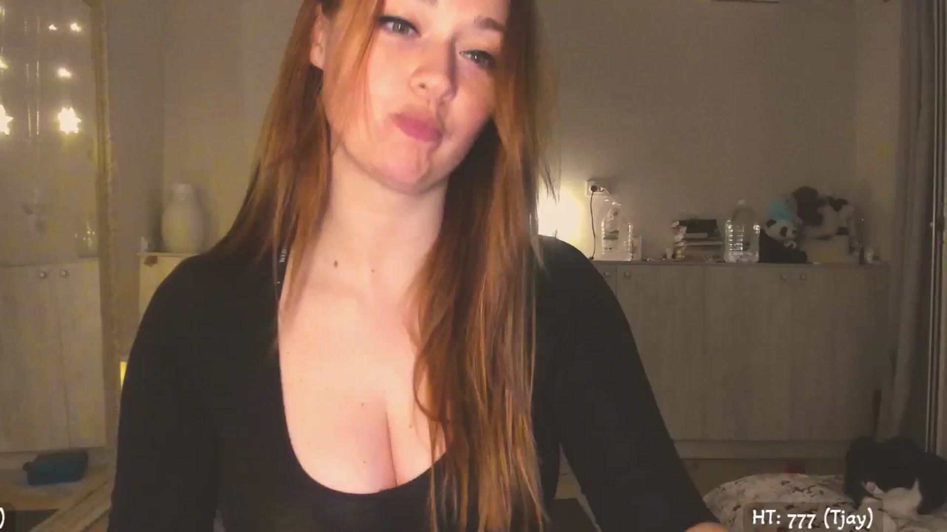 Gallery image thumbnail from Hot_Bun's myfreecams stream on, 05/26/2025, 01:46 image 19 of 20