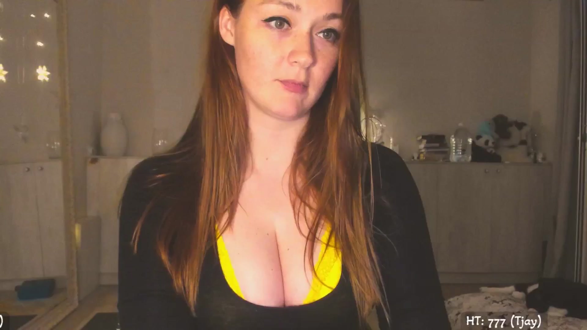 Gallery image thumbnail from Hot_Bun's myfreecams stream on, 05/26/2025, 01:46 image 4 of 20