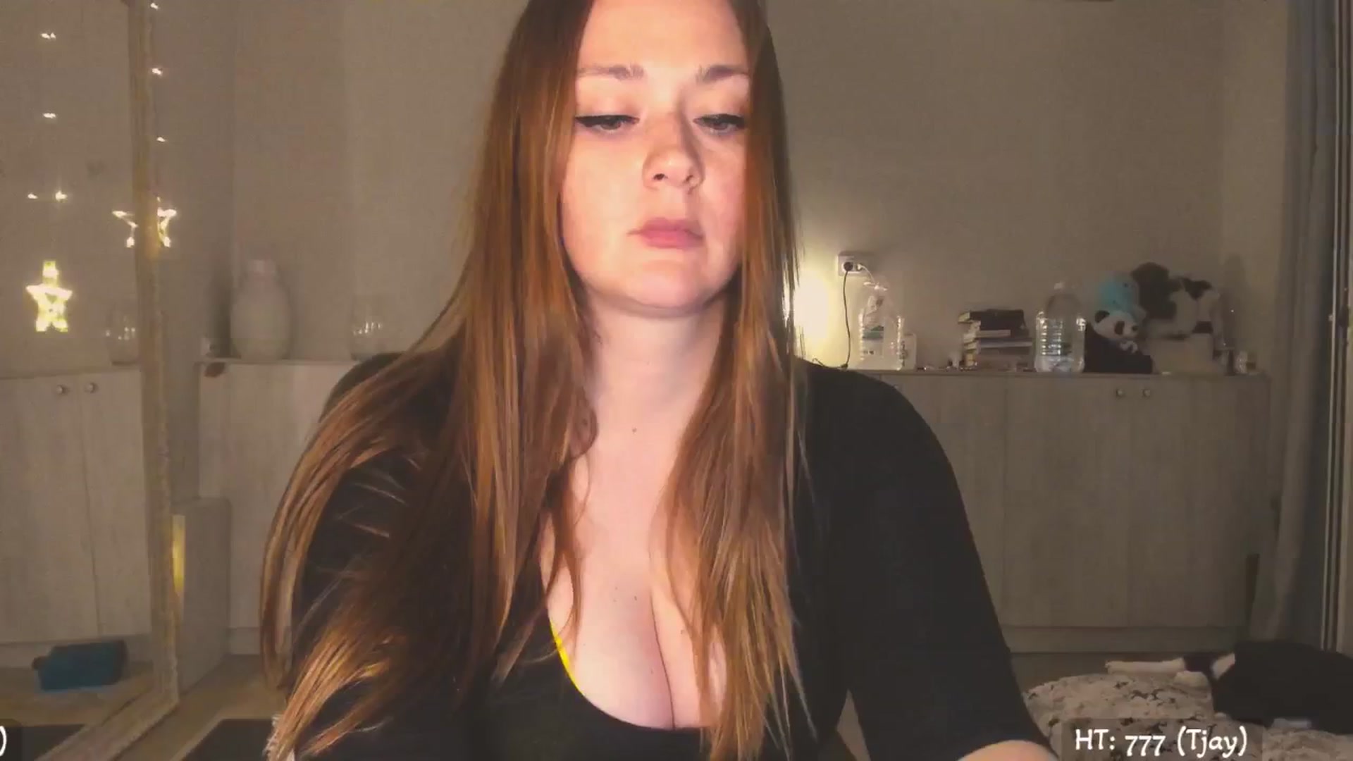 Gallery image thumbnail from Hot_Bun's myfreecams stream on, 05/26/2025, 01:46 image 9 of 20