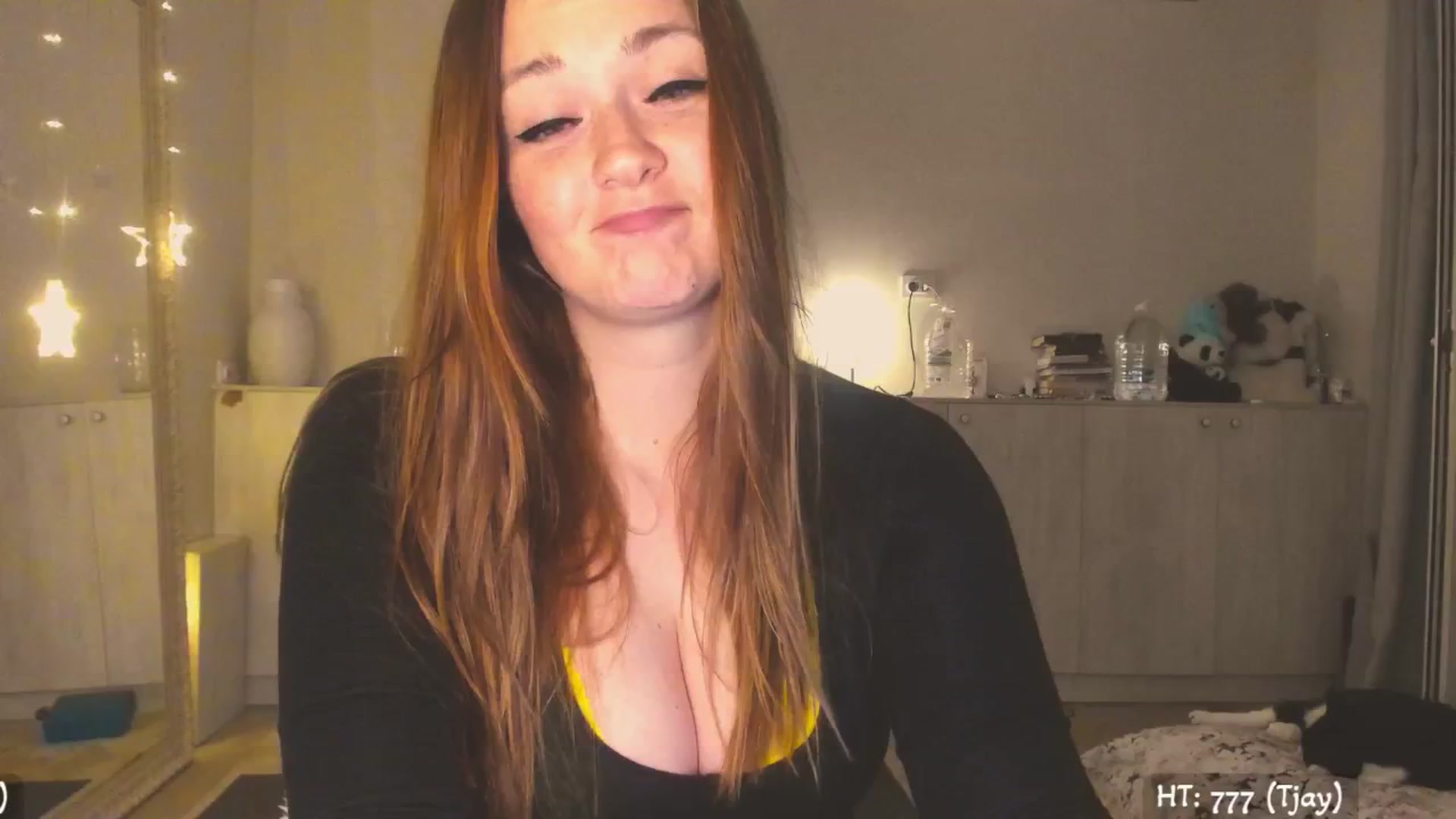 Gallery image thumbnail from Hot_Bun's myfreecams stream on, 05/26/2025, 01:46 image 6 of 20