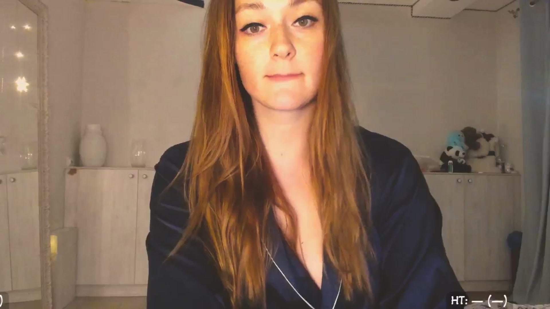 Gallery image thumbnail from Hot_Bun's myfreecams stream on, 06/01/2025, 24:42 image 6 of 20