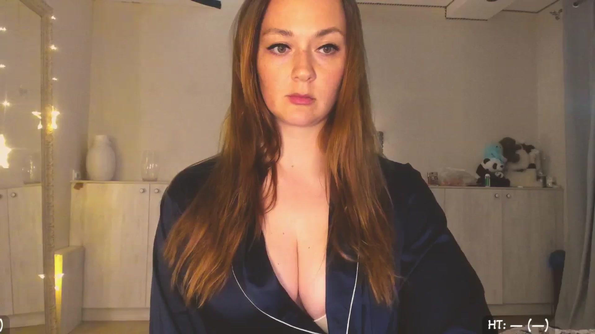 Gallery image thumbnail from Hot_Bun's myfreecams stream on, 06/01/2025, 24:42 image 5 of 20