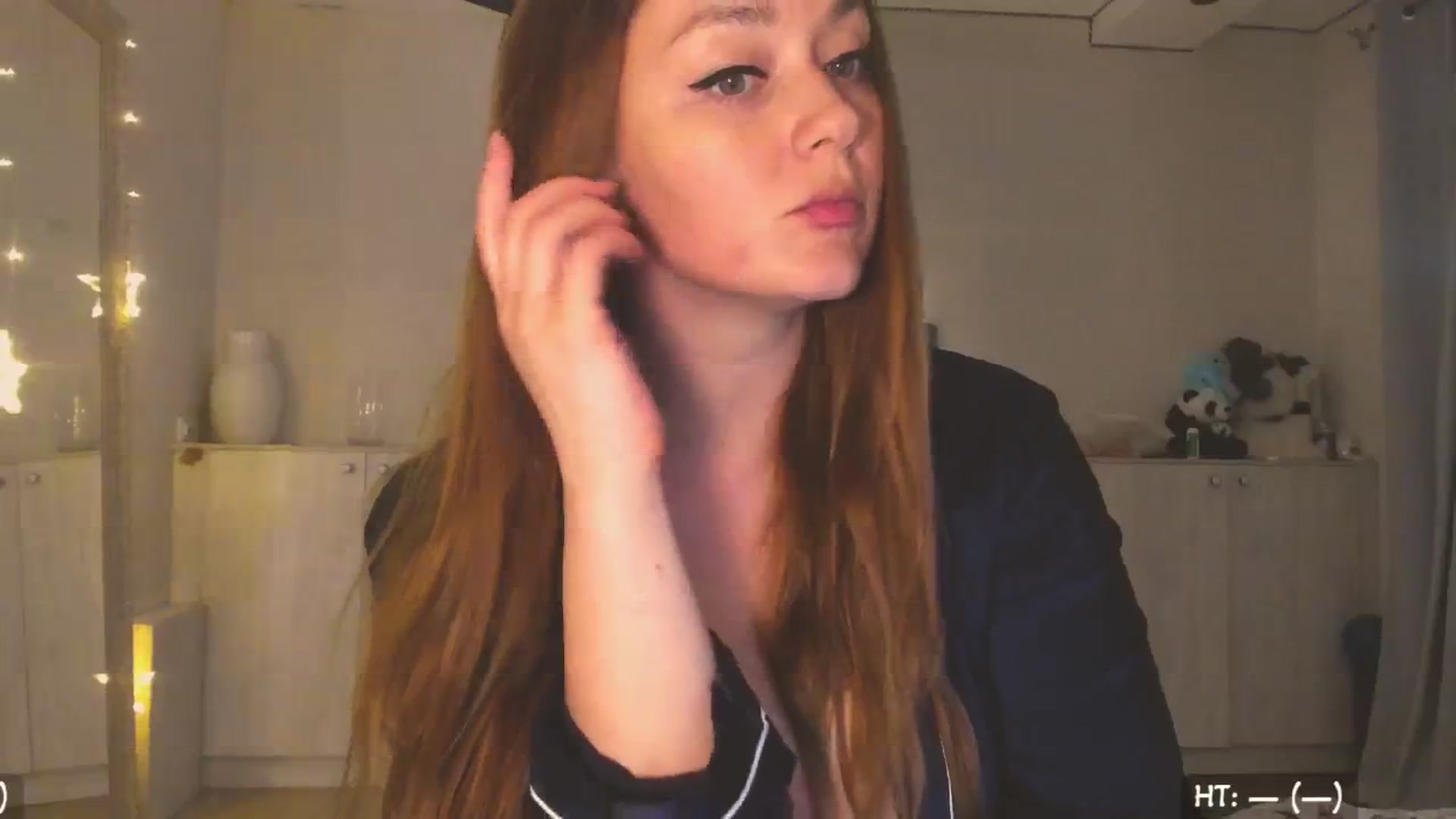 Gallery image thumbnail from Hot_Bun's myfreecams stream on, 06/01/2025, 24:42 image 9 of 20