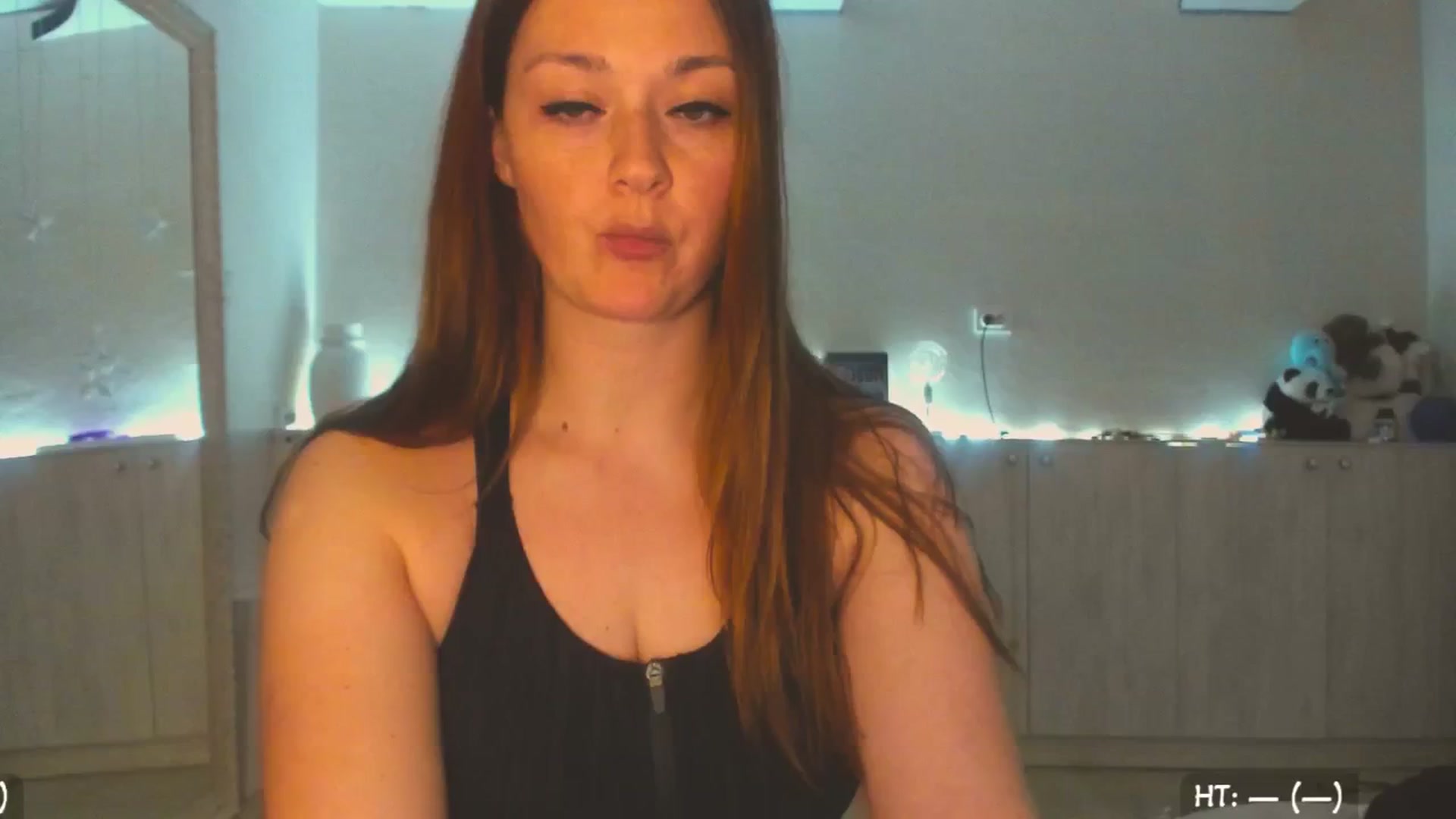 Gallery image thumbnail from Hot_Bun's myfreecams stream on, 06/07/2025, 24:02 image 20 of 20