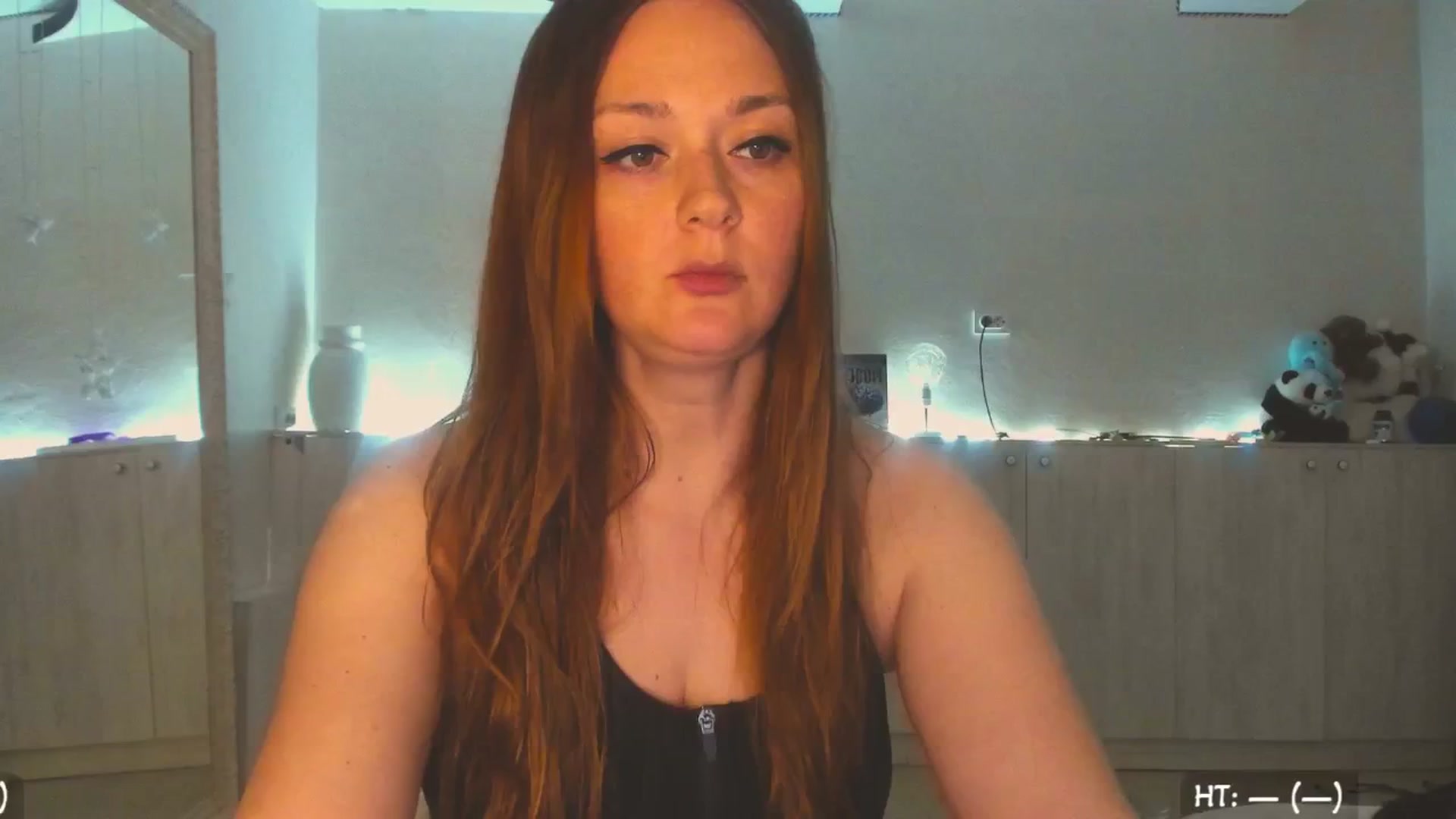 Gallery image thumbnail from Hot_Bun's myfreecams stream on, 06/07/2025, 24:02 image 18 of 20