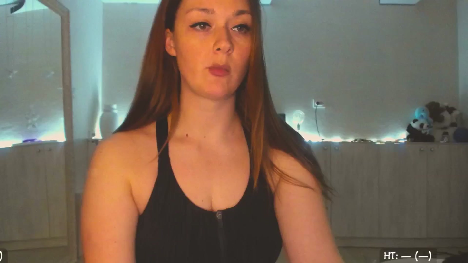 Gallery image thumbnail from Hot_Bun's myfreecams stream on, 06/07/2025, 24:02 image 19 of 20