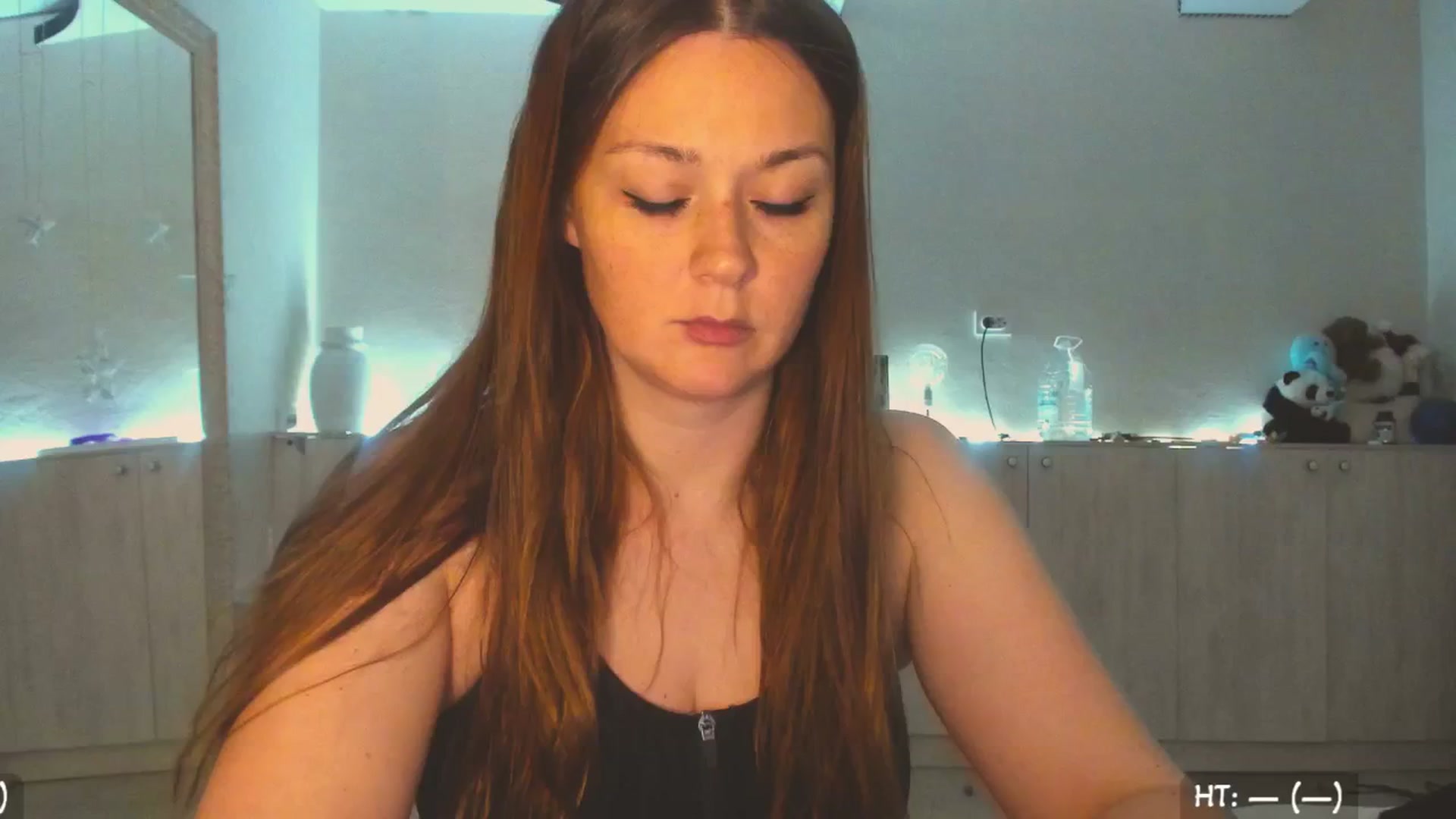 Gallery image thumbnail from Hot_Bun's myfreecams stream on, 06/07/2025, 24:02 image 4 of 20