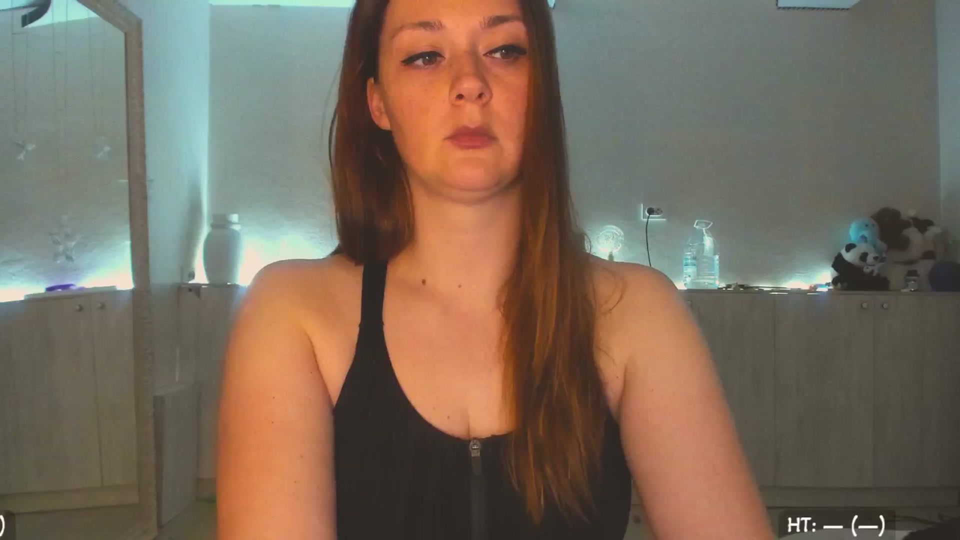 Gallery image thumbnail from Hot_Bun's myfreecams stream on, 06/07/2025, 24:02 image 13 of 20