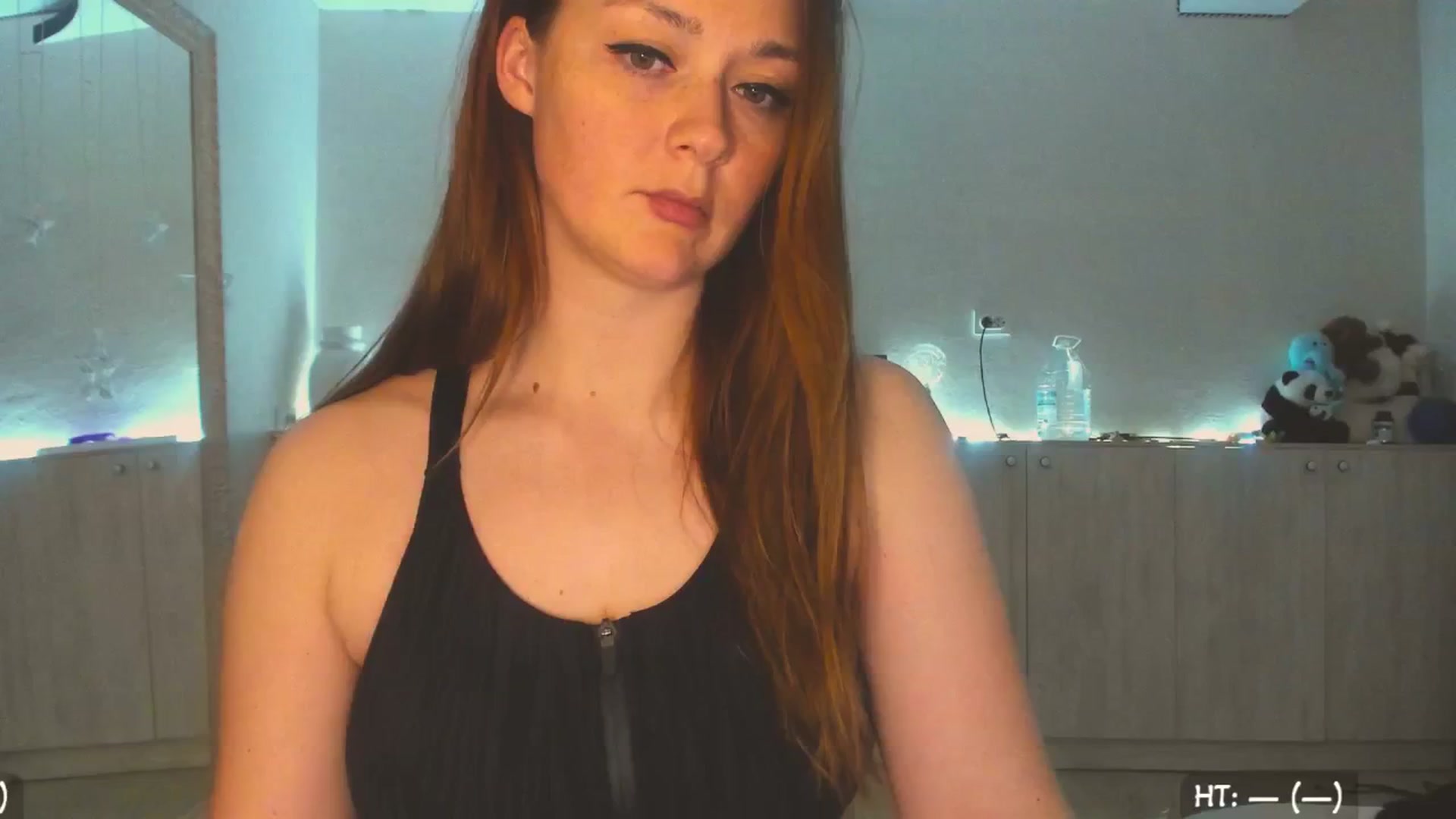 Gallery image thumbnail from Hot_Bun's myfreecams stream on, 06/07/2025, 24:02 image 16 of 20