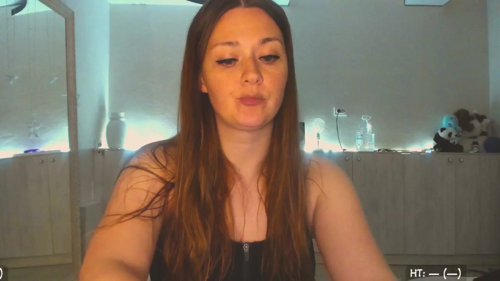 Gallery image thumbnail from Hot_Bun's myfreecams stream on, 06/07/2025, 24:02 image 6 of 20