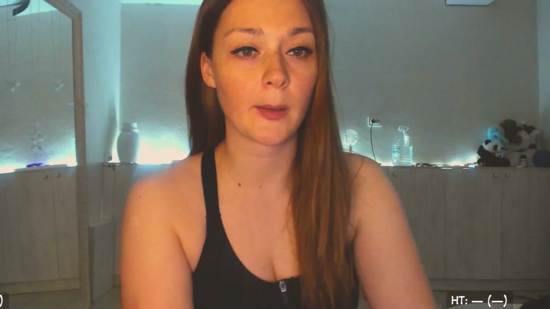 Gallery image thumbnail from Hot_Bun's myfreecams stream on, 06/07/2025, 24:02 image 15 of 20
