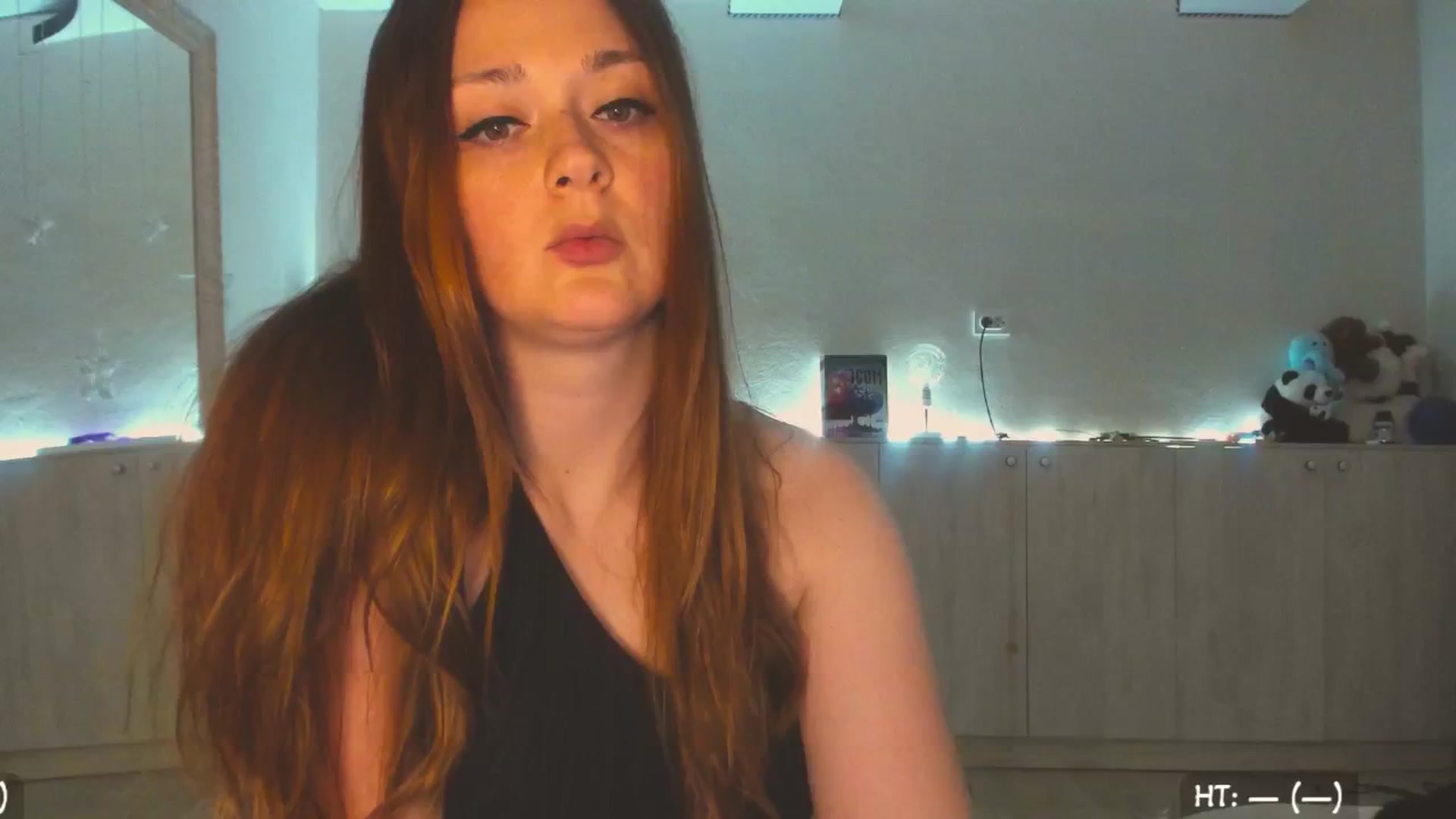 Gallery image thumbnail from Hot_Bun's myfreecams stream on, 06/07/2025, 24:02 image 17 of 20