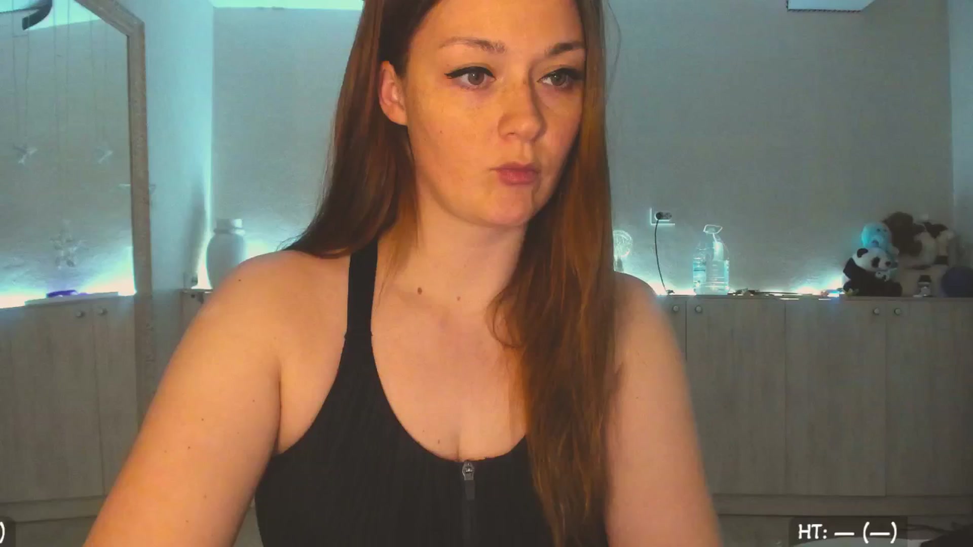 Gallery image thumbnail from Hot_Bun's myfreecams stream on, 06/07/2025, 24:02 image 9 of 20