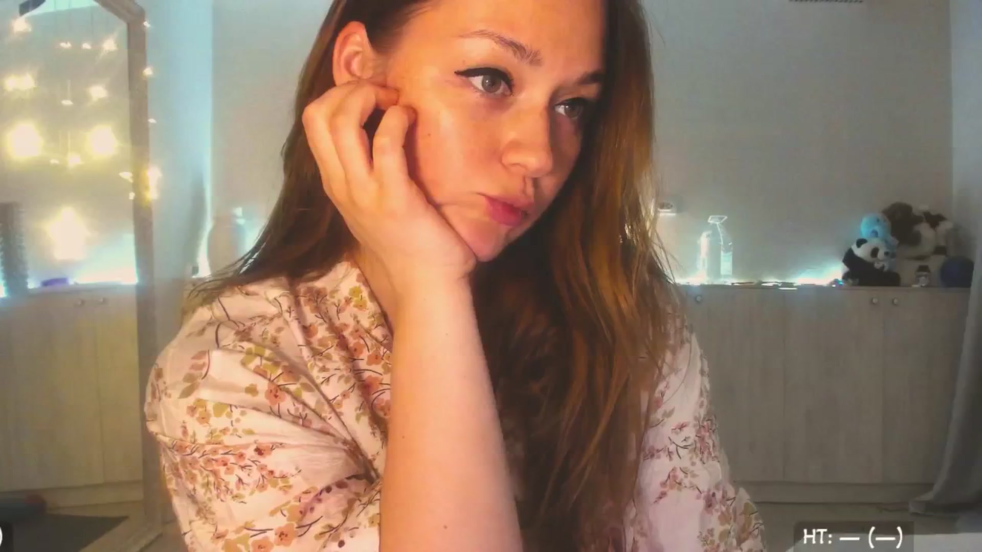 Gallery image thumbnail from Hot_Bun's myfreecams stream on, 06/09/2025, 24:37 image 1 of 20