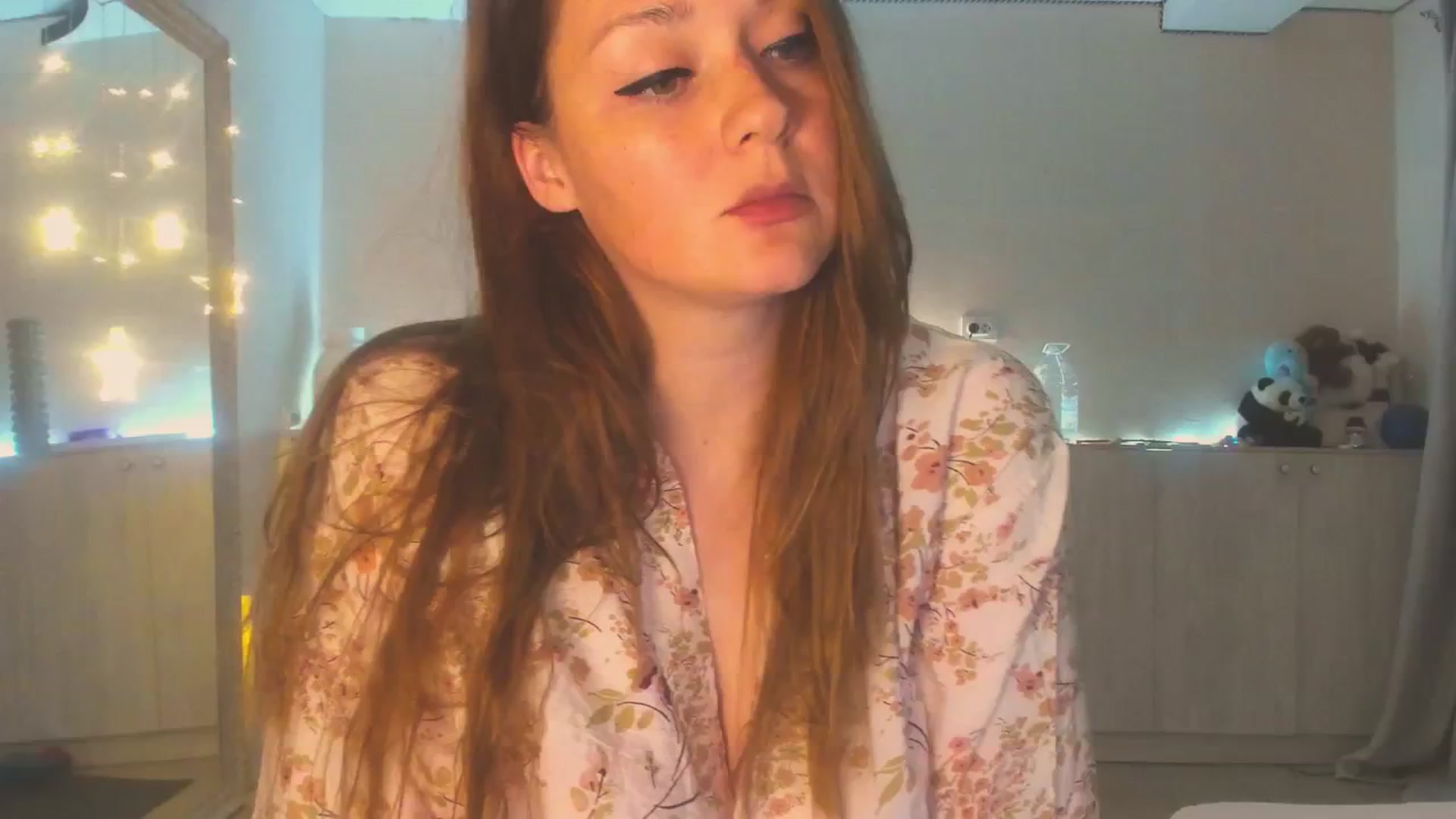 Gallery image thumbnail from Hot_Bun's myfreecams stream on, 06/09/2025, 24:37 image 17 of 20