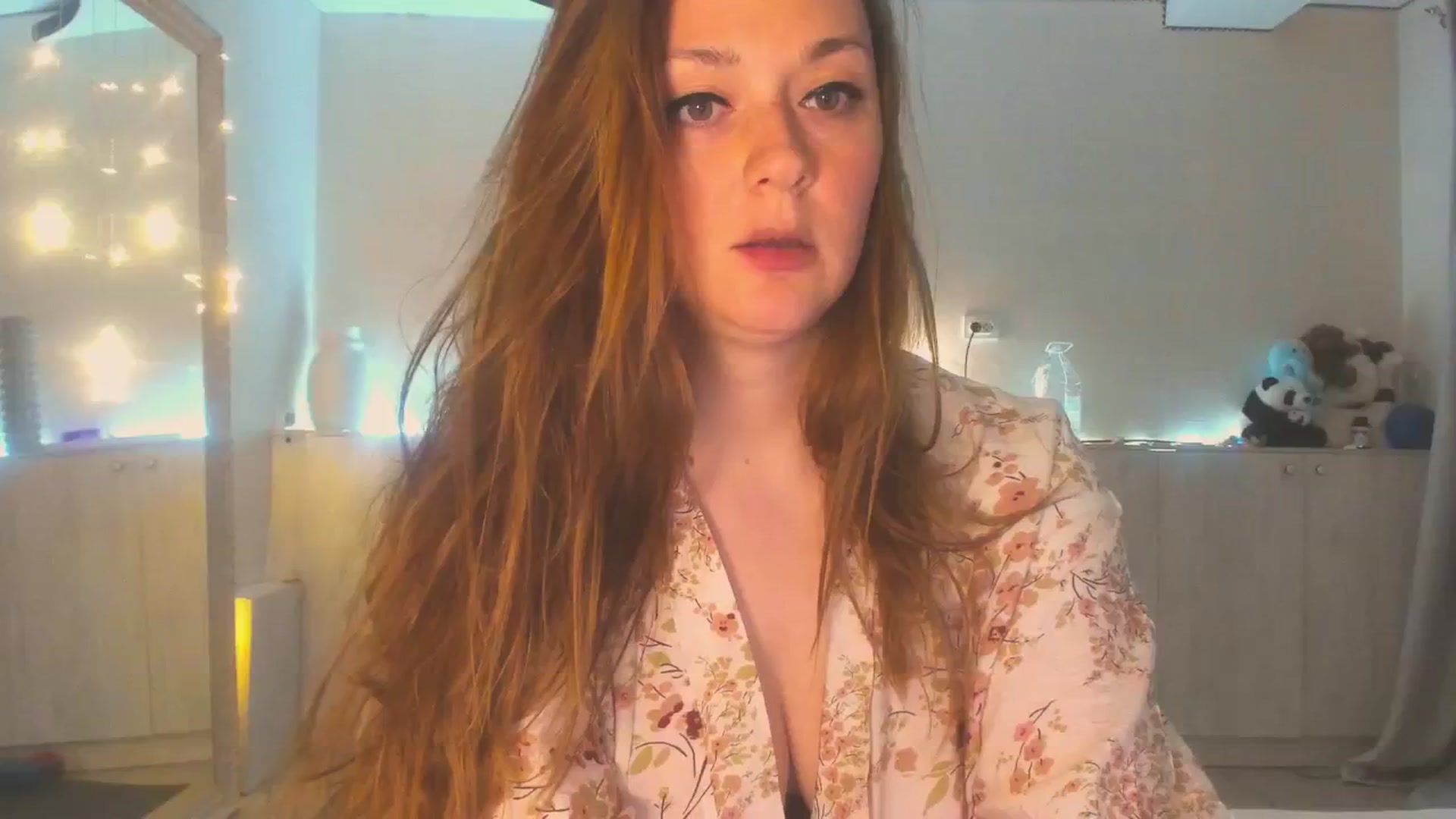 Gallery image thumbnail from Hot_Bun's myfreecams stream on, 06/09/2025, 24:37 image 15 of 20