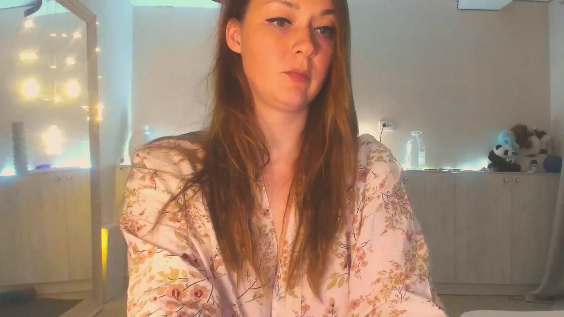 Gallery image thumbnail from Hot_Bun's myfreecams stream on, 06/09/2025, 24:37 image 19 of 20