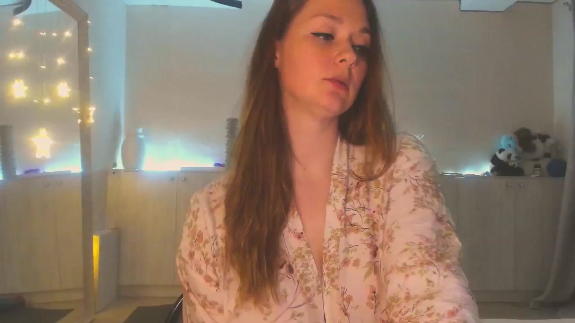 Gallery image thumbnail from Hot_Bun's myfreecams stream on, 06/09/2025, 24:37 image 14 of 20