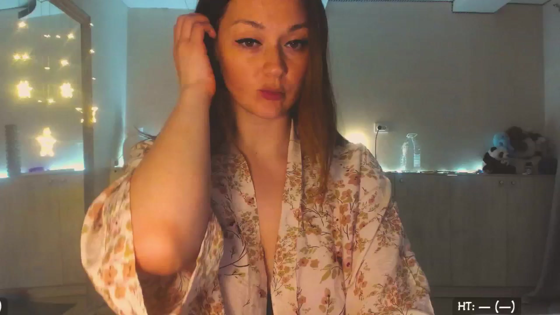 Gallery image thumbnail from Hot_Bun's myfreecams stream on, 06/09/2025, 24:37 image 8 of 20